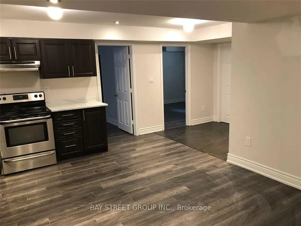 110 Turquoise Crescent, #Lower