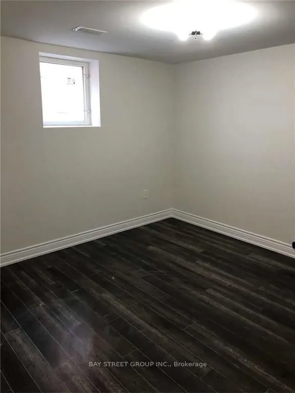 110 Turquoise Crescent, #Lower