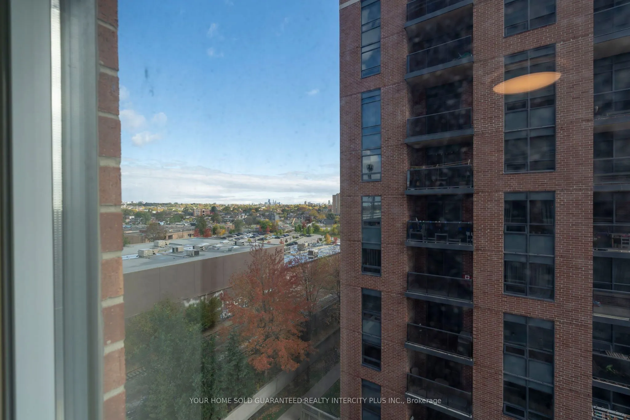 60 Heintzman Street, #934