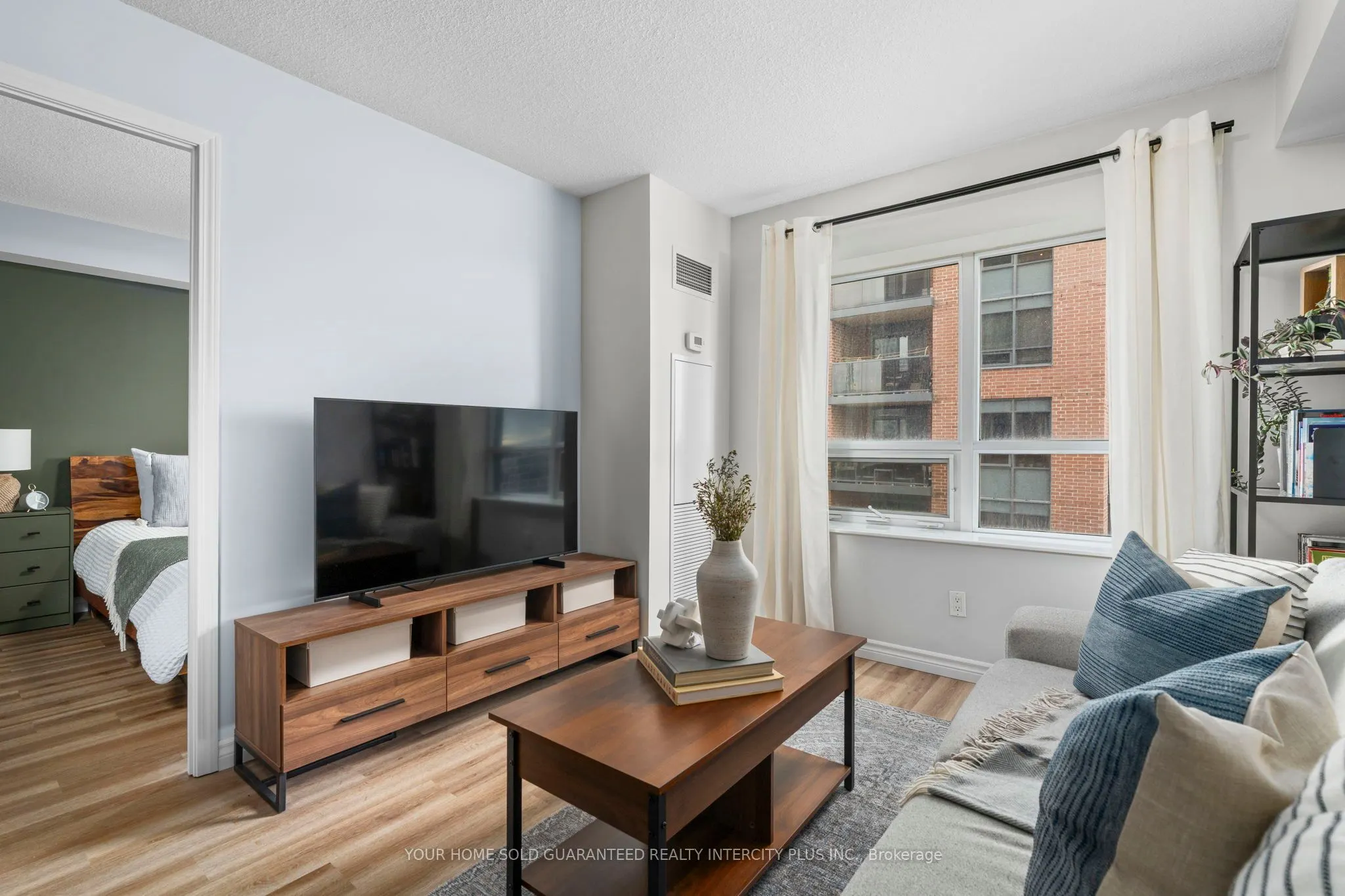 60 Heintzman Street, #934