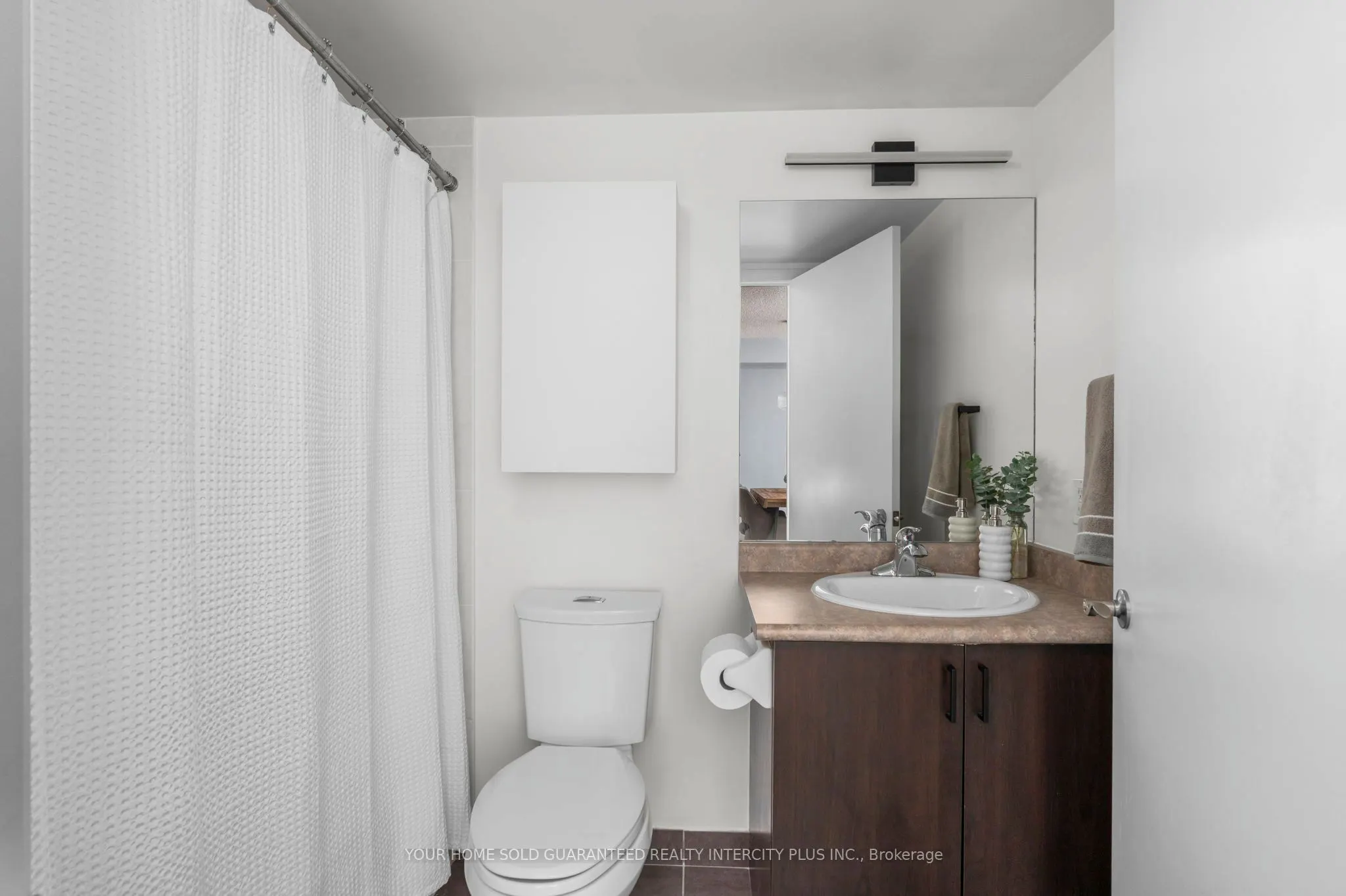 60 Heintzman Street, #934