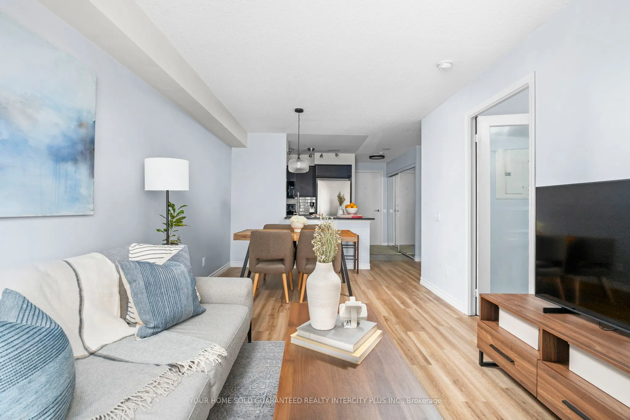 60 Heintzman Street, #934