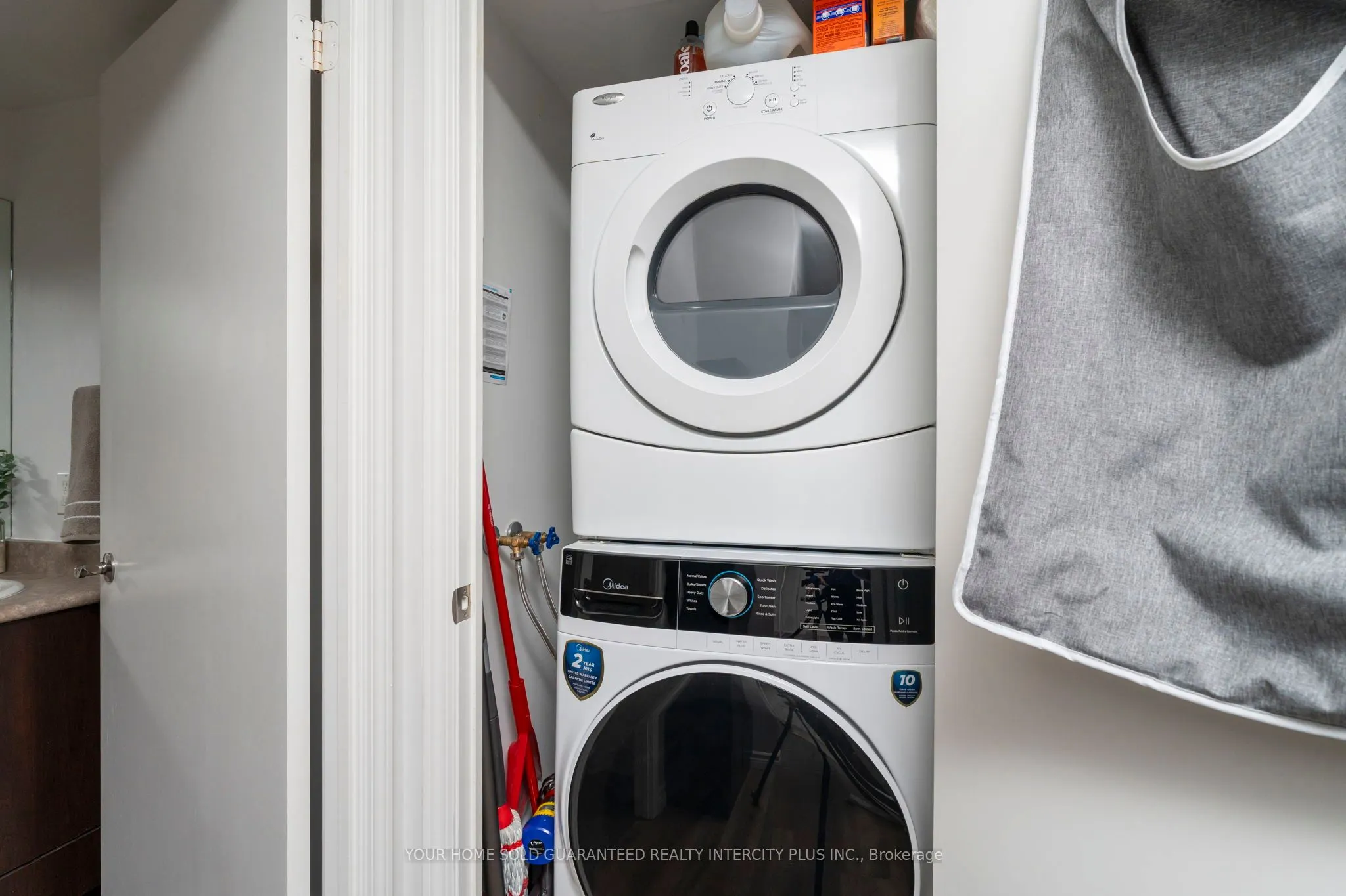 60 Heintzman Street, #934