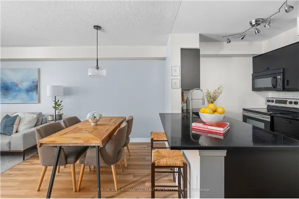 60 Heintzman Street, #934