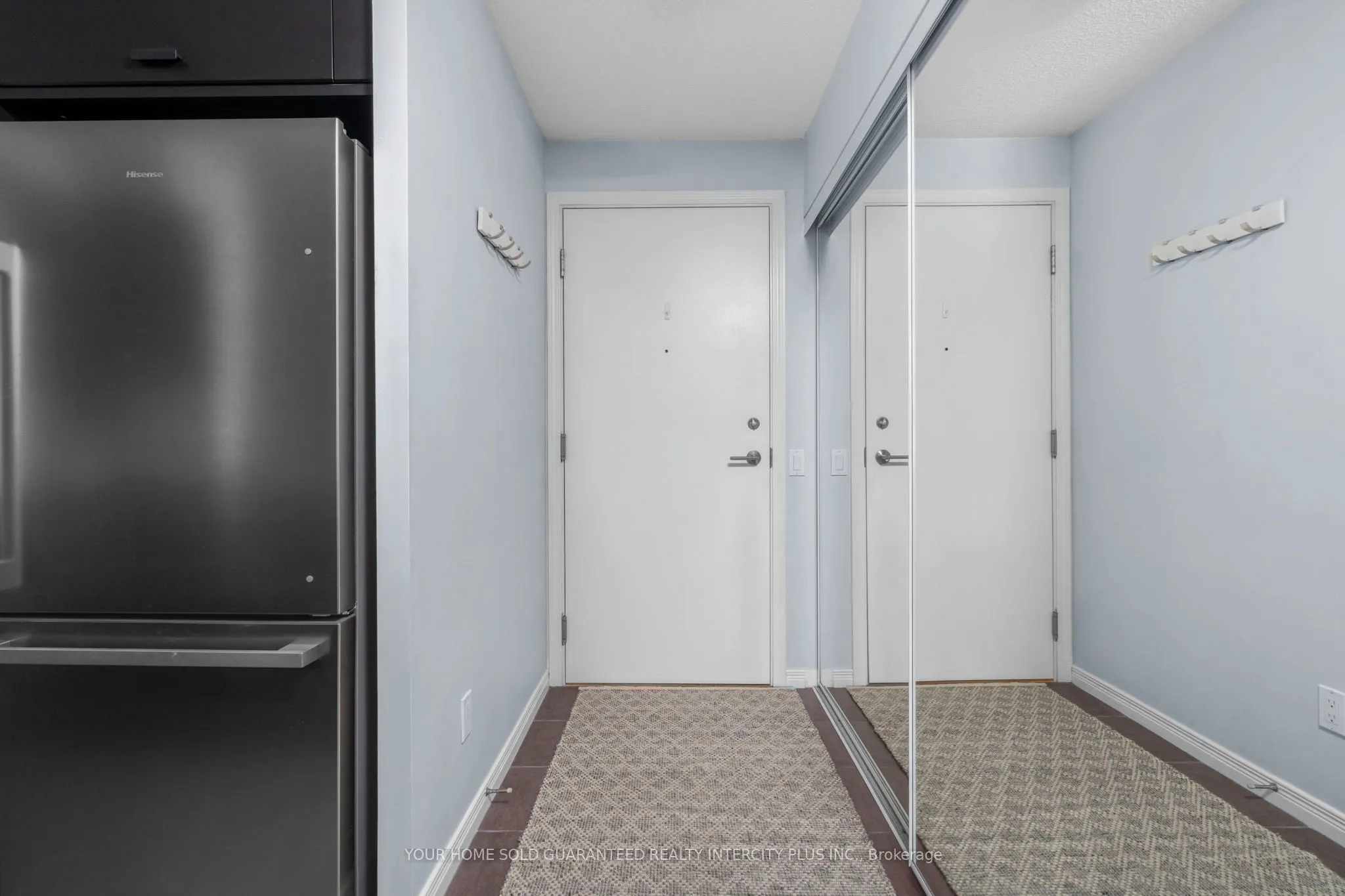 60 Heintzman Street, #934