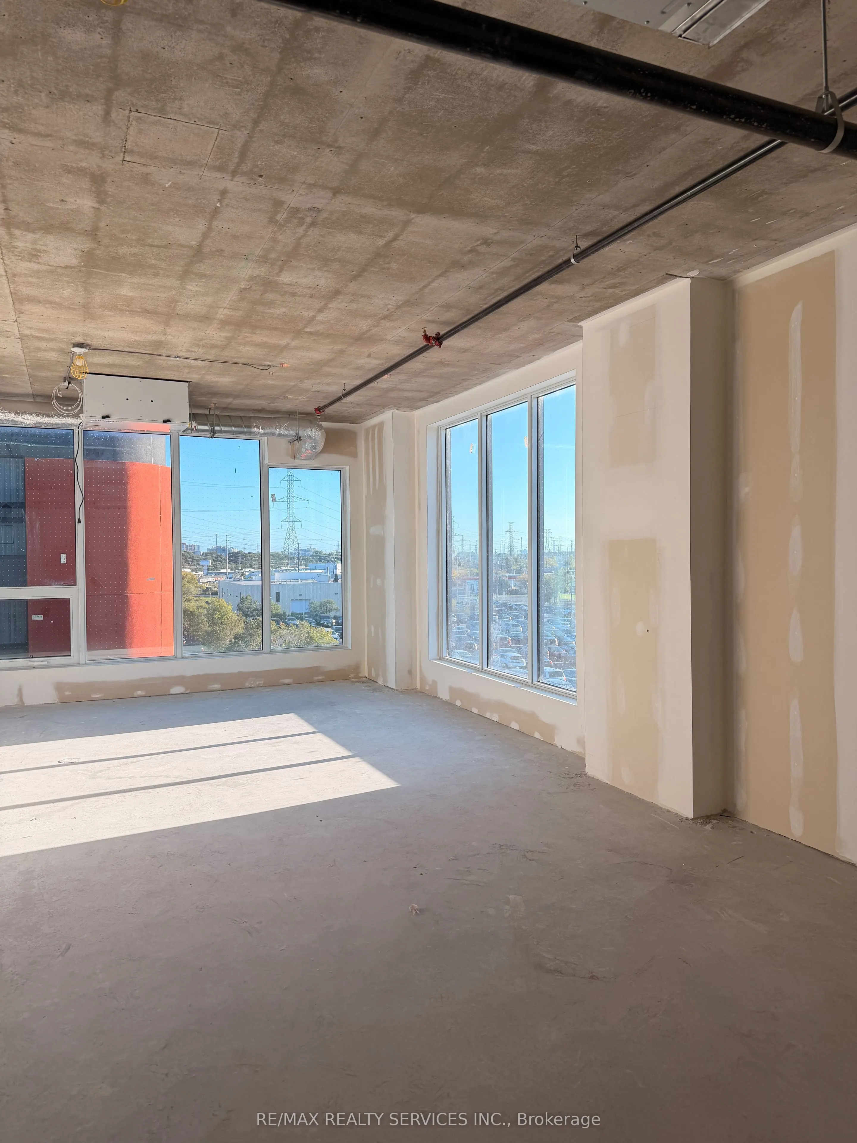 600 Dixon Road, #321