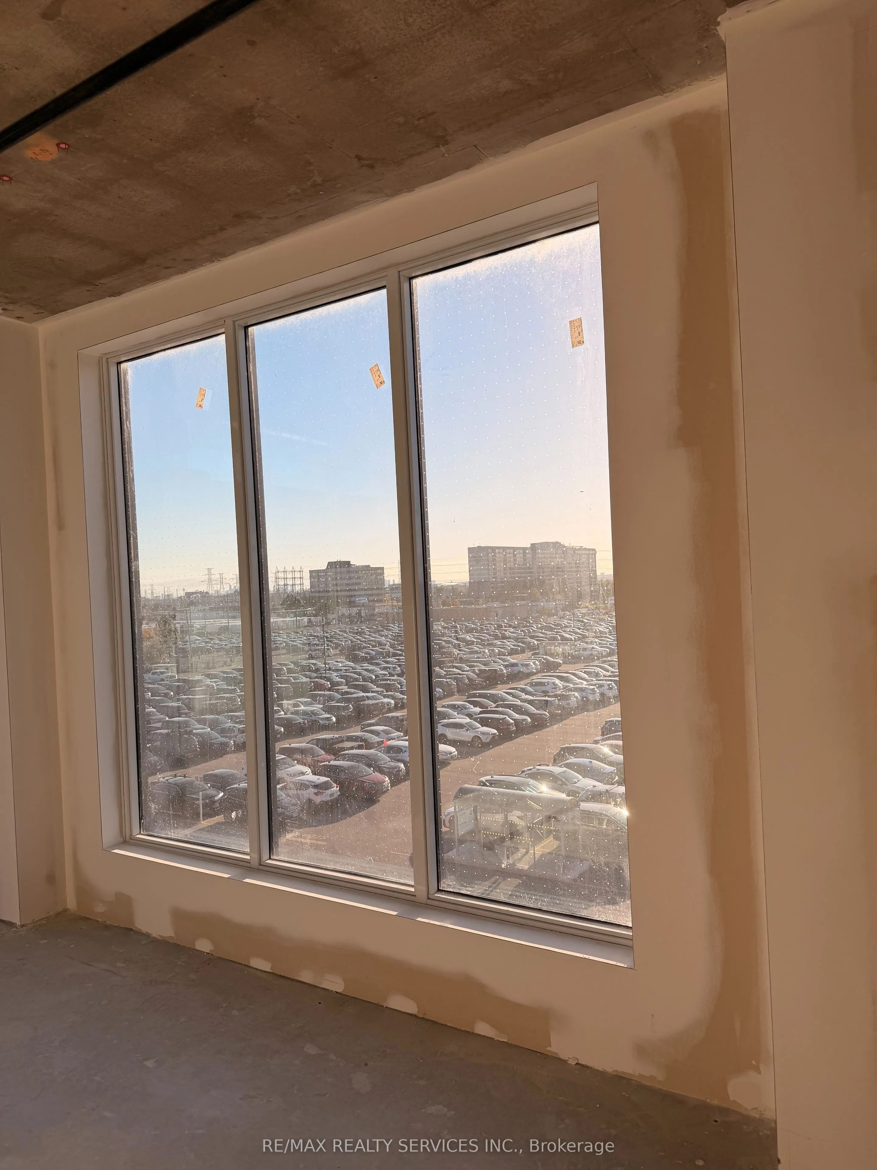 600 Dixon Road, #321