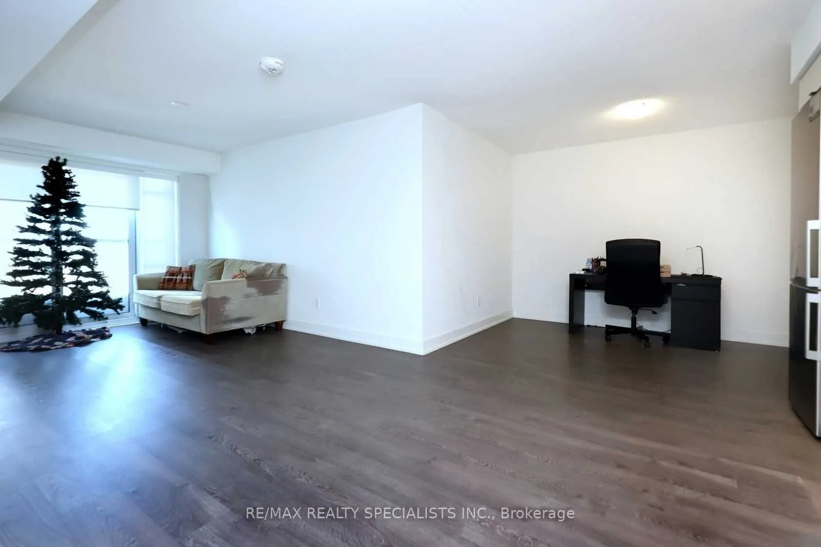 7 Mabelle Avenue, #506