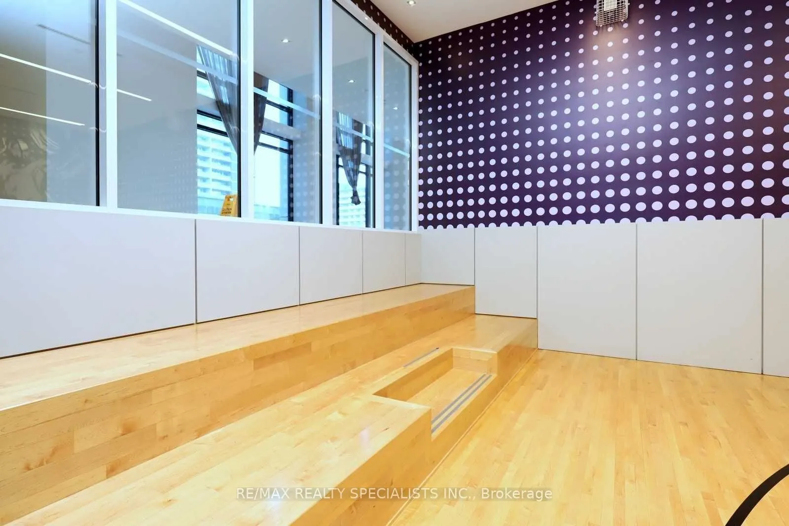 7 Mabelle Avenue, #506