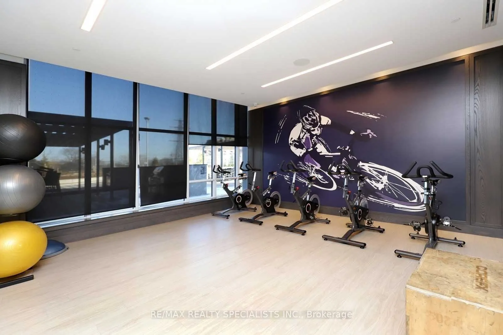 7 Mabelle Avenue, #506