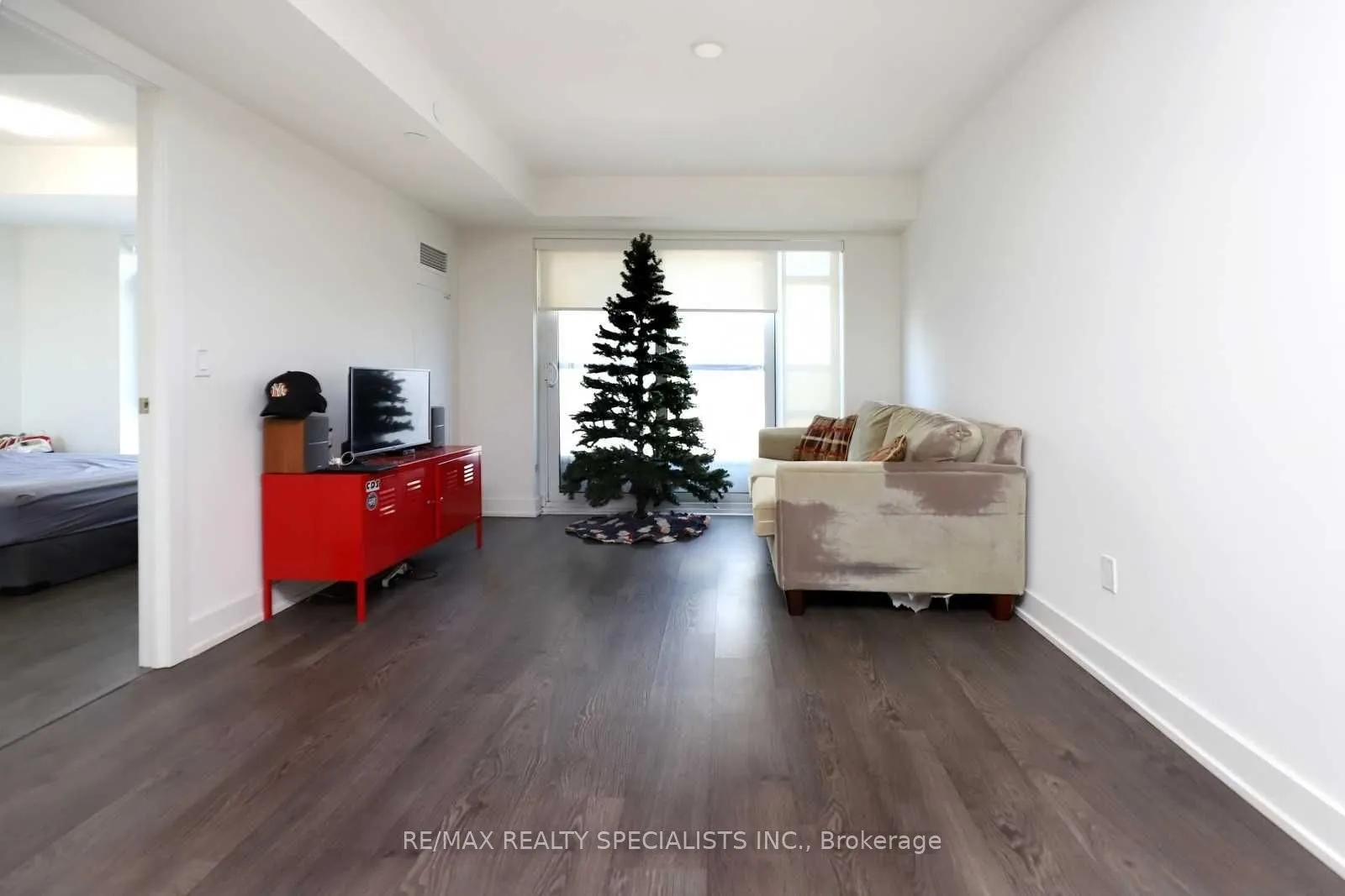 7 Mabelle Avenue, #506