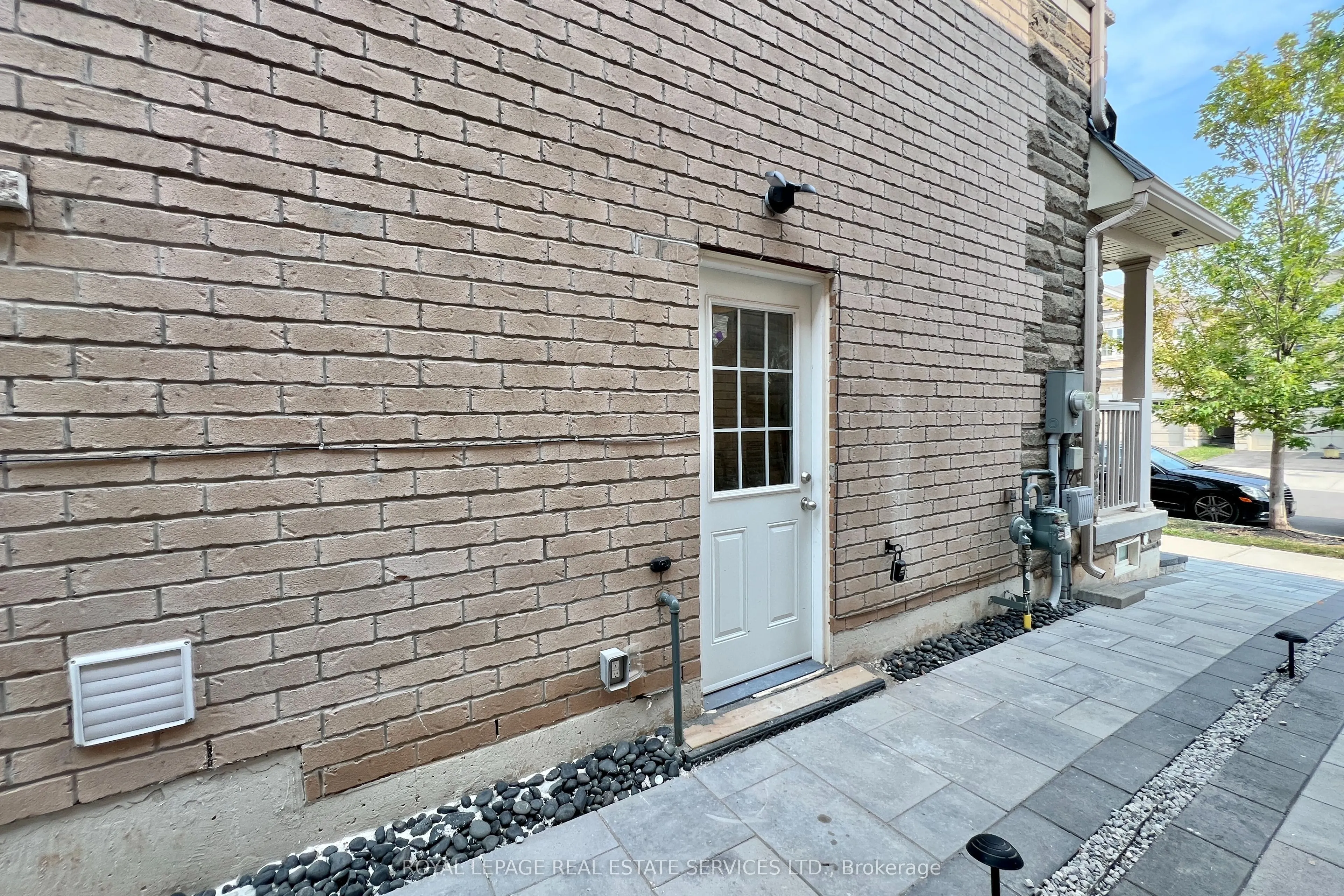 411 Grindstone Trail