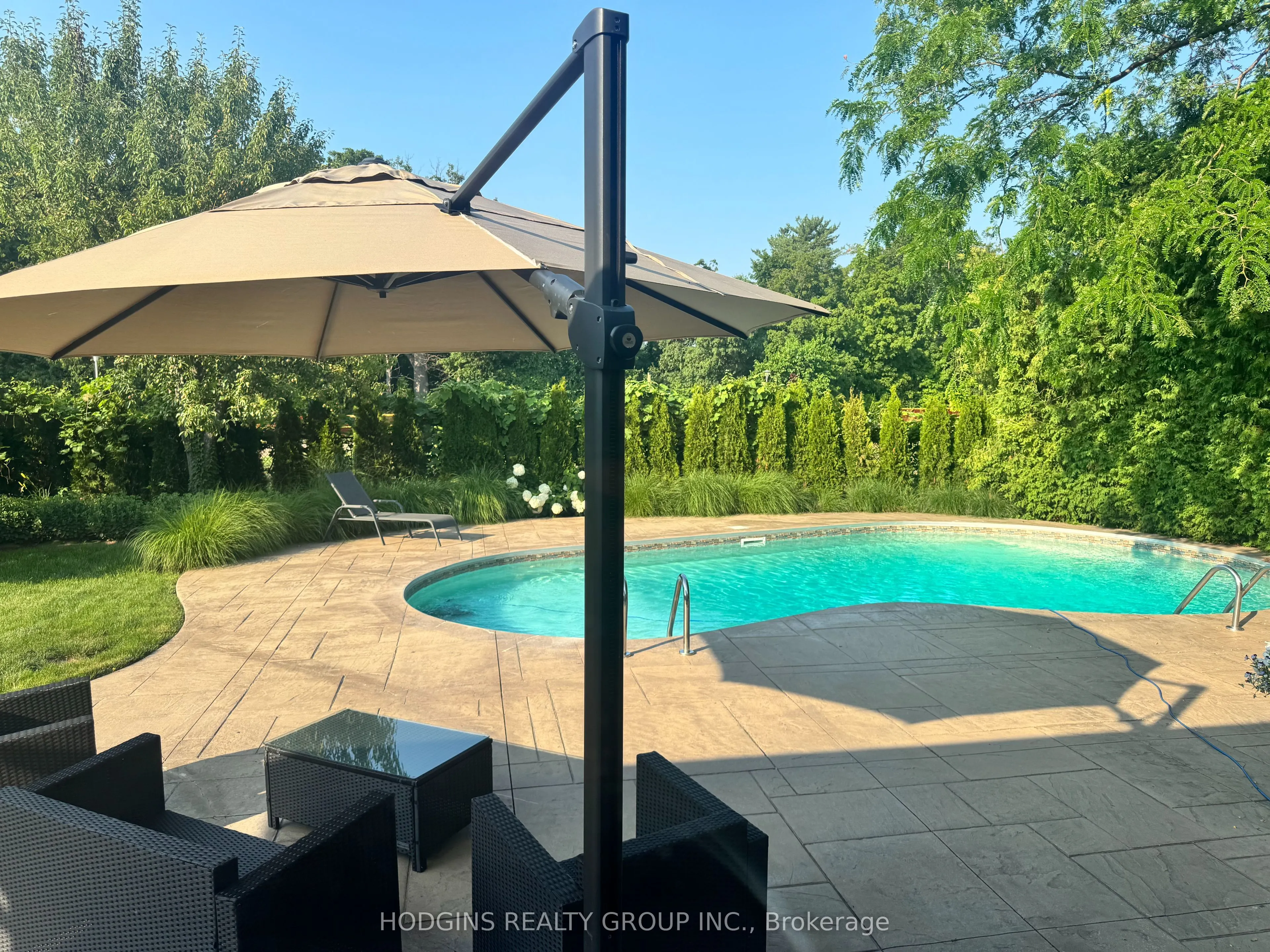 1726 Sherwood Forrest Circle