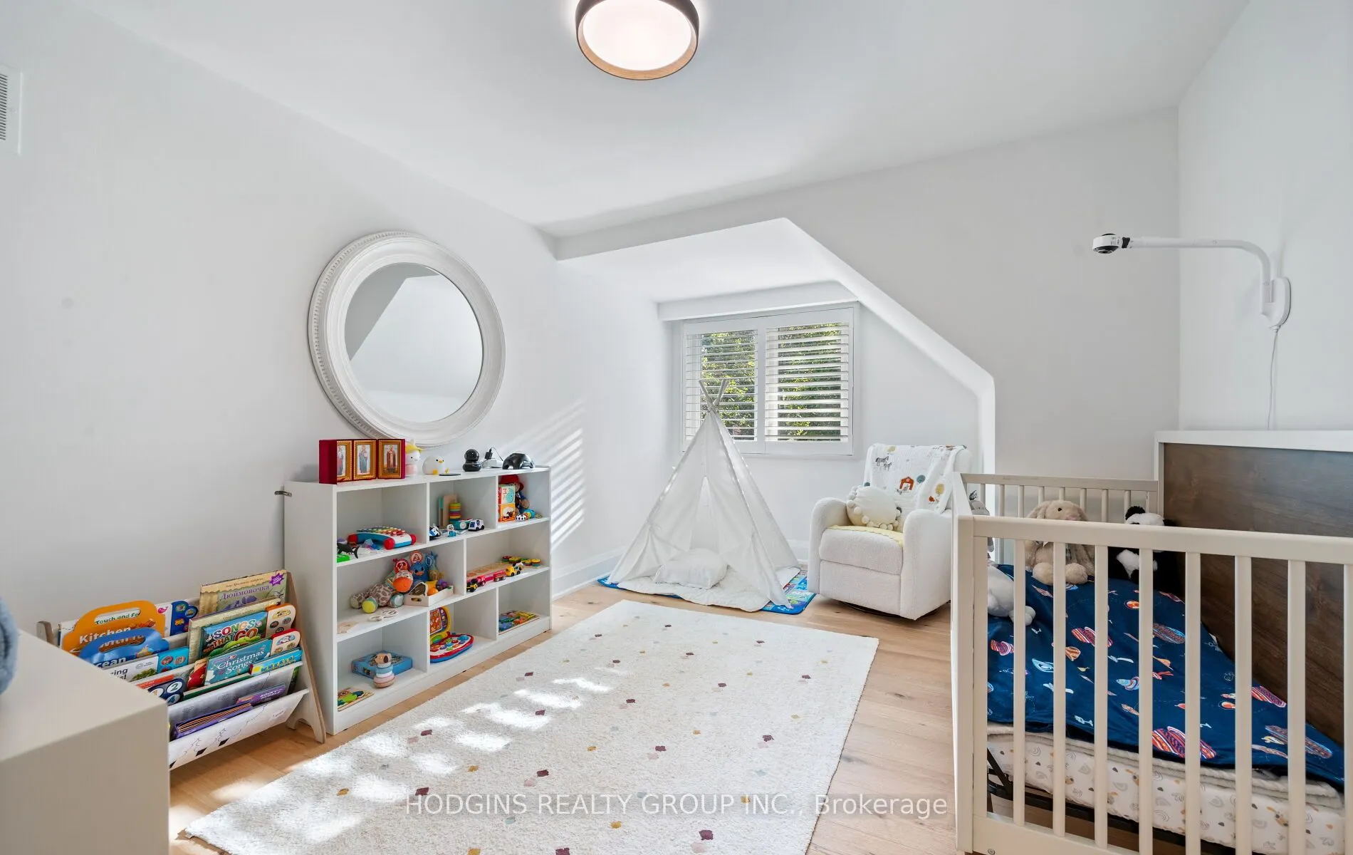 1726 Sherwood Forrest Circle