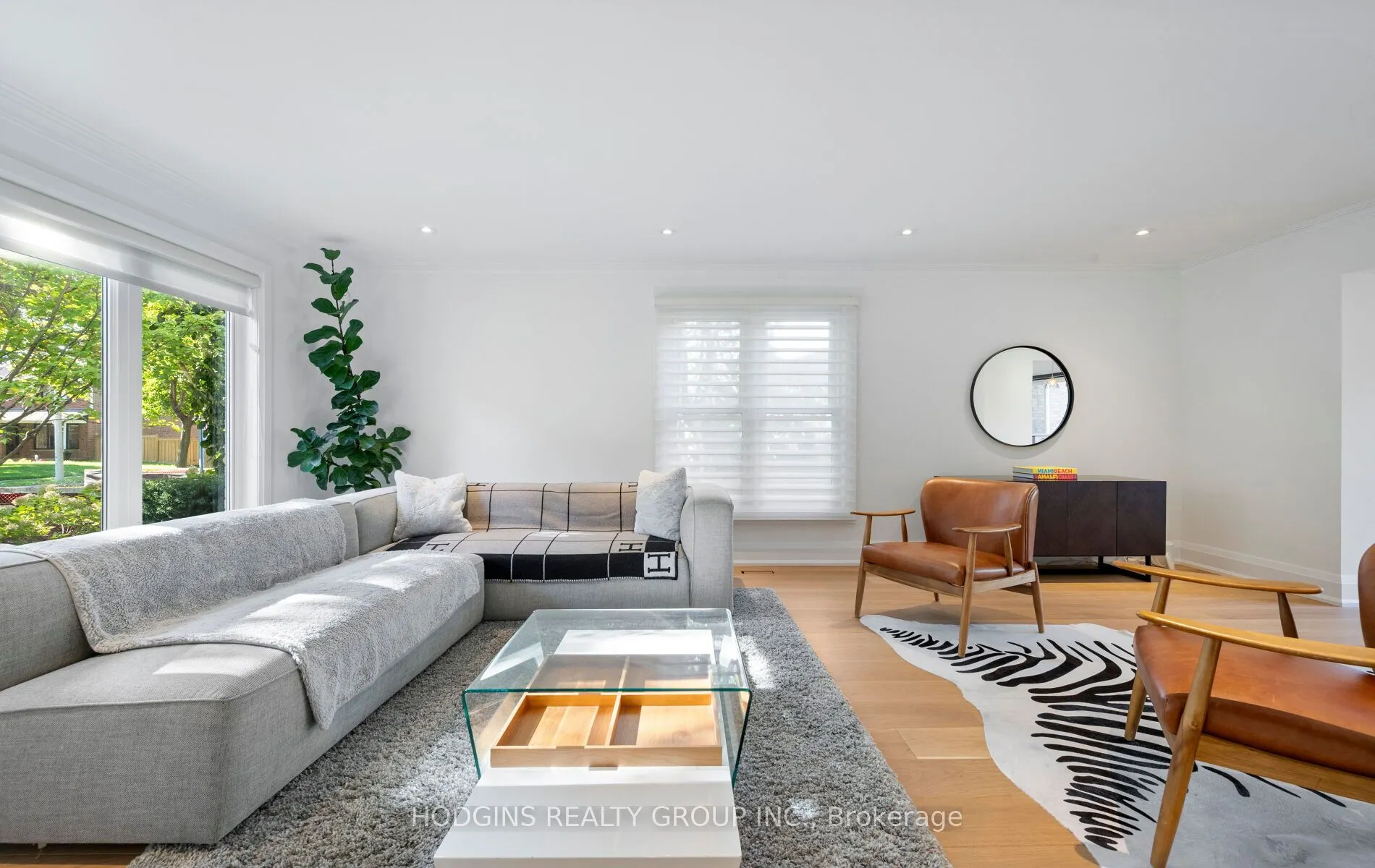 1726 Sherwood Forrest Circle