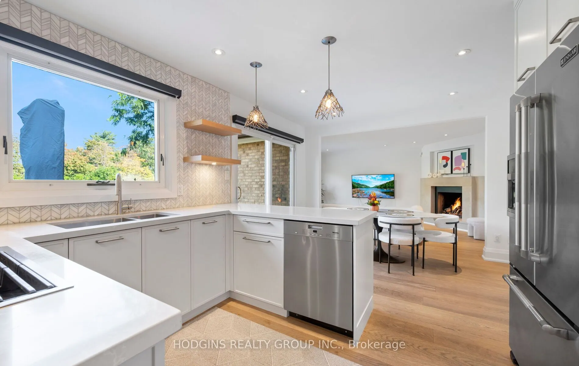 1726 Sherwood Forrest Circle