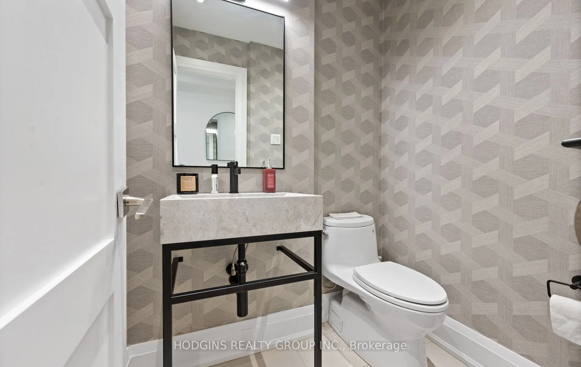 1726 Sherwood Forrest Circle