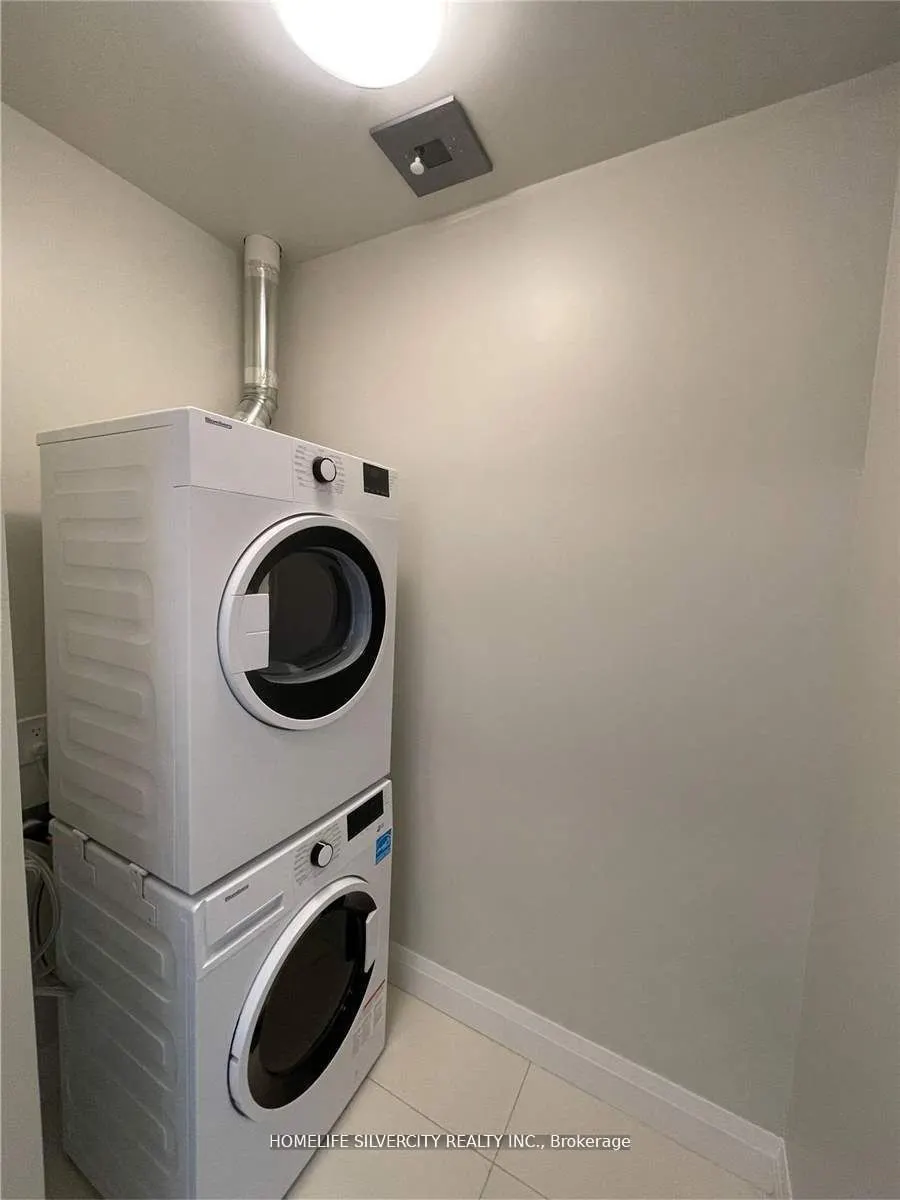 15 Lynch Street, #2404