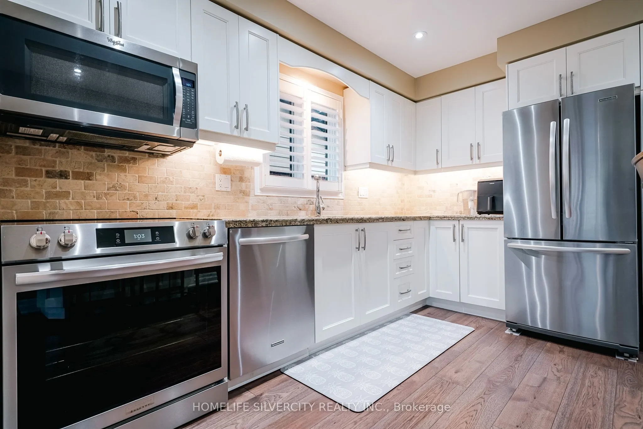 3216 Twin Oaks Crescent