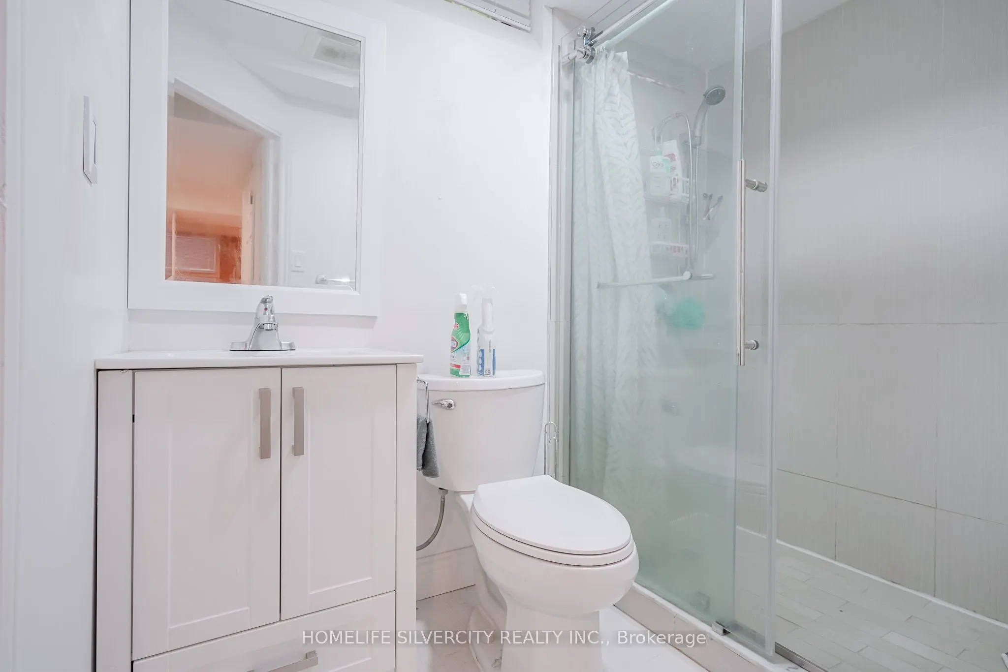 3216 Twin Oaks Crescent