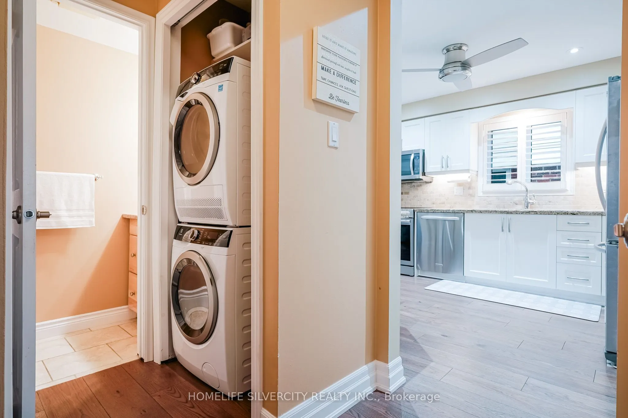 3216 Twin Oaks Crescent