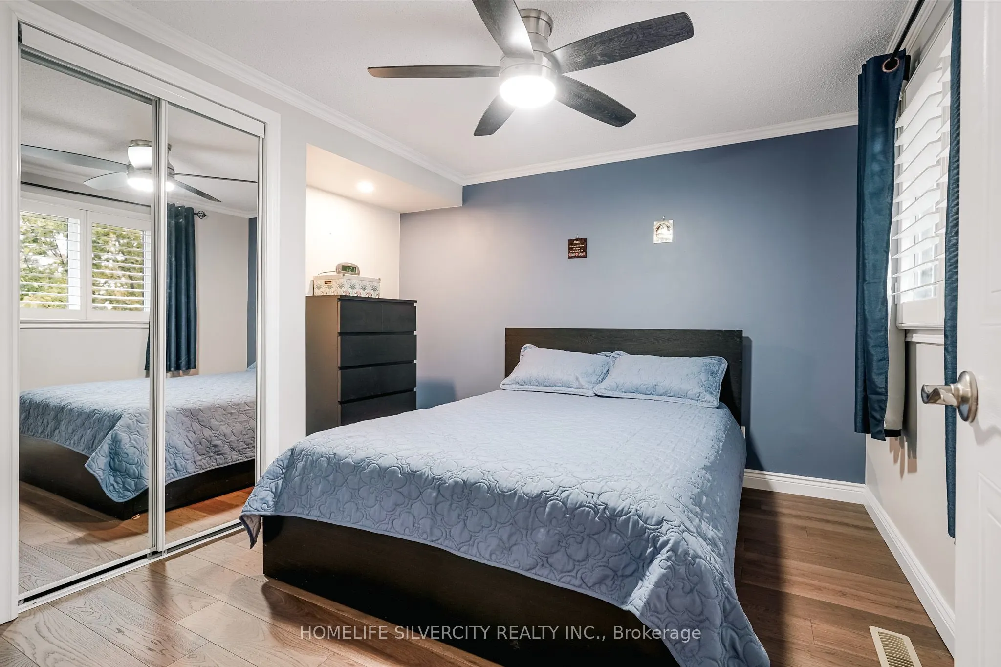 3216 Twin Oaks Crescent