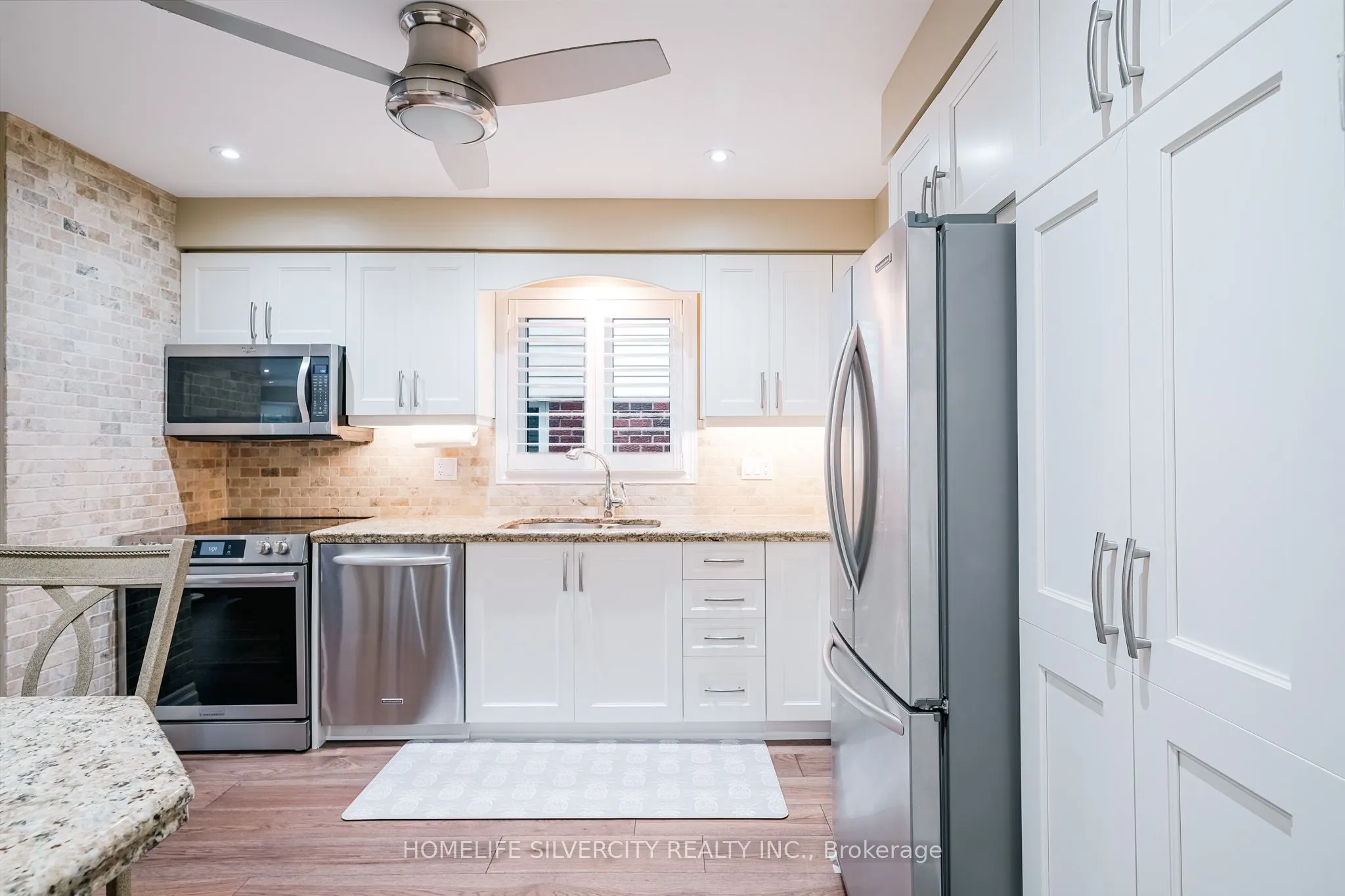 3216 Twin Oaks Crescent