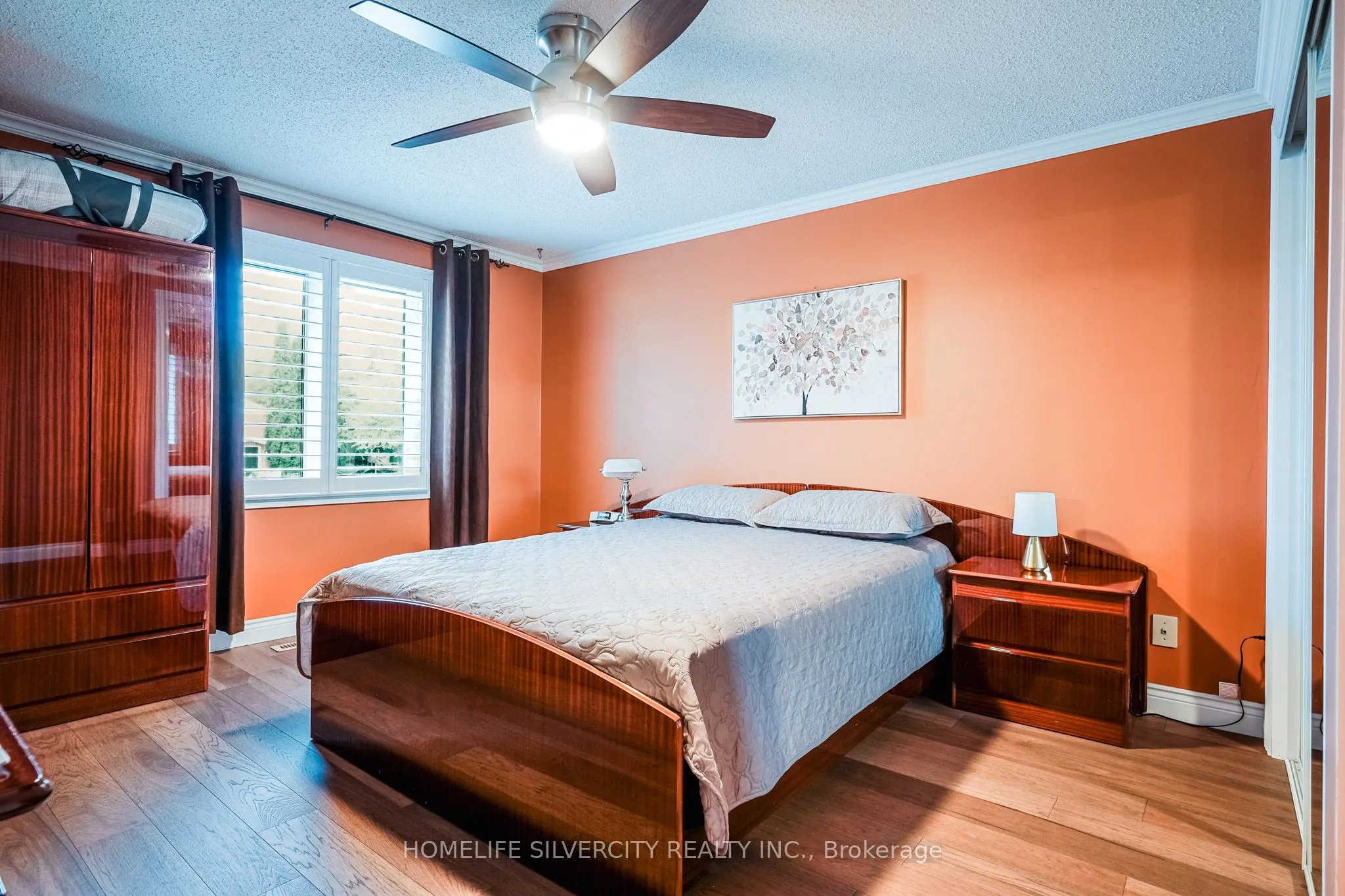 3216 Twin Oaks Crescent