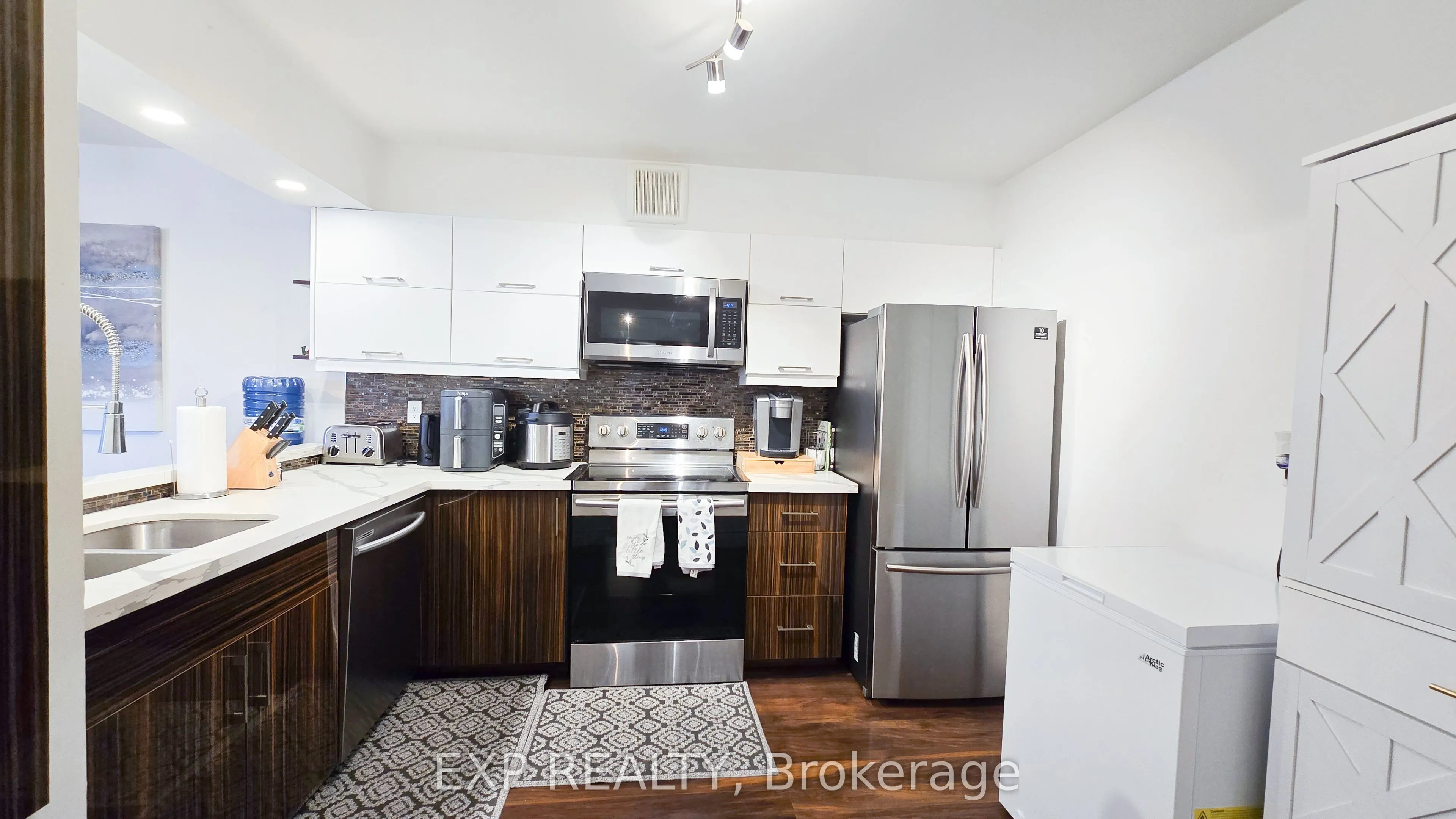 234 Albion Road, #PH 10