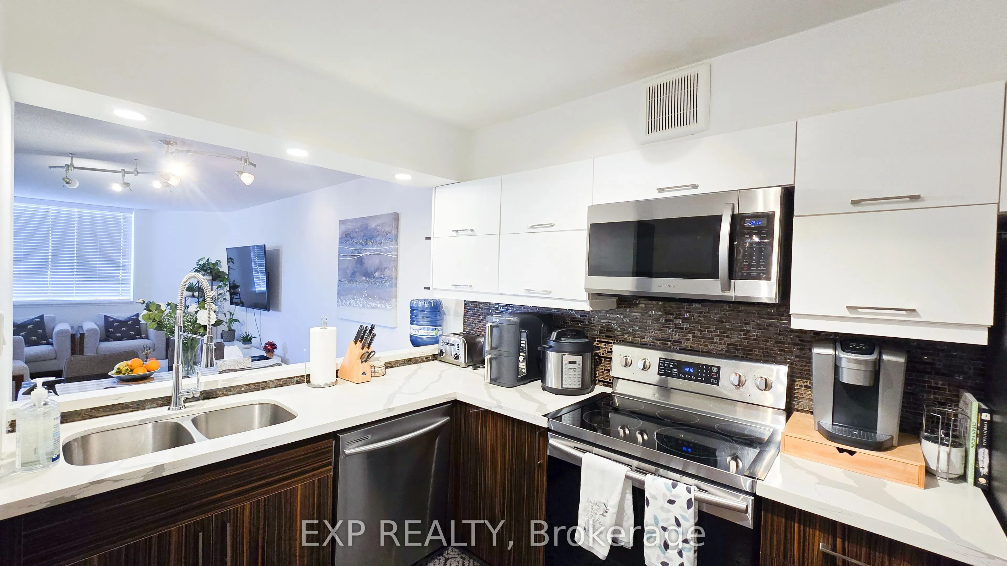 234 Albion Road, #PH 10