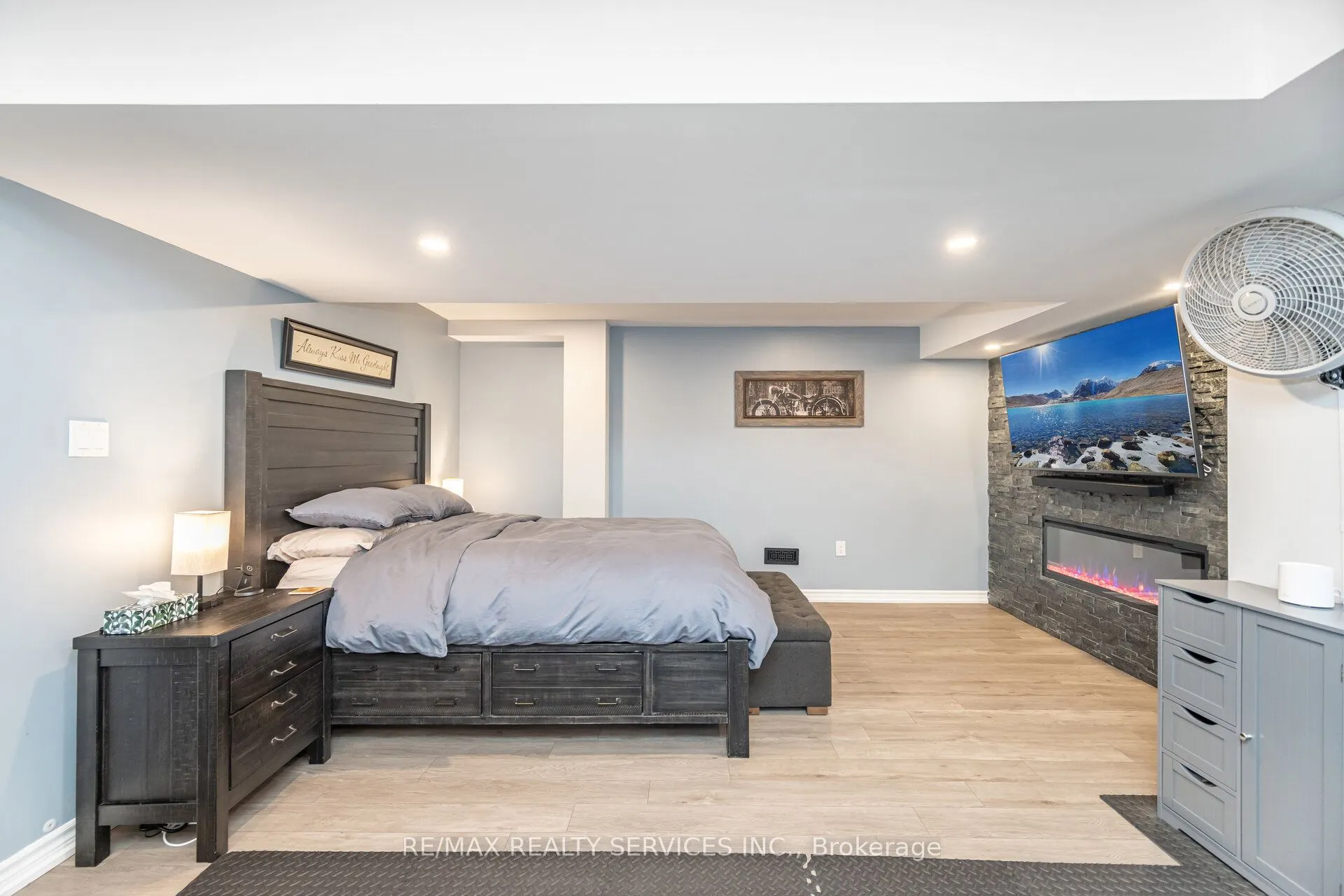 333 Remembrance Road