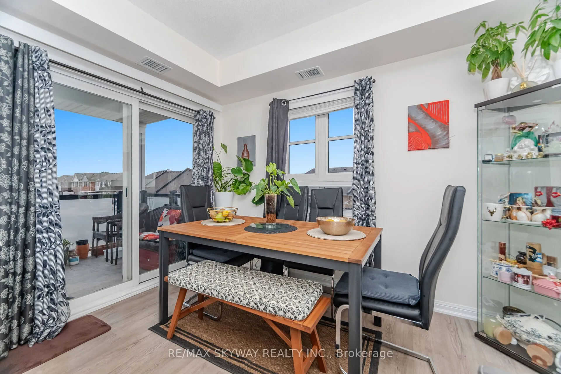 60 Baycliffe Crescent