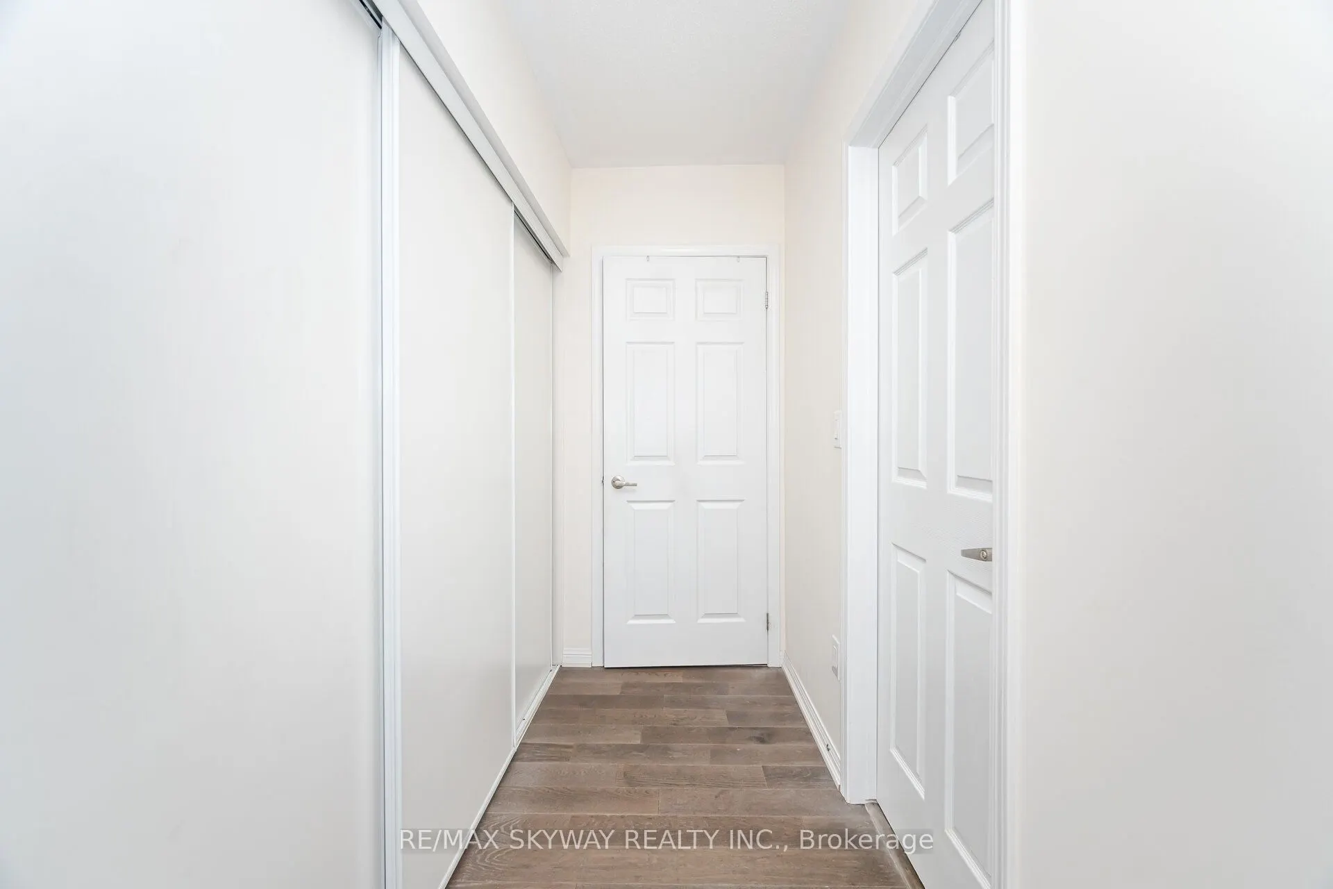 60 Baycliffe Crescent