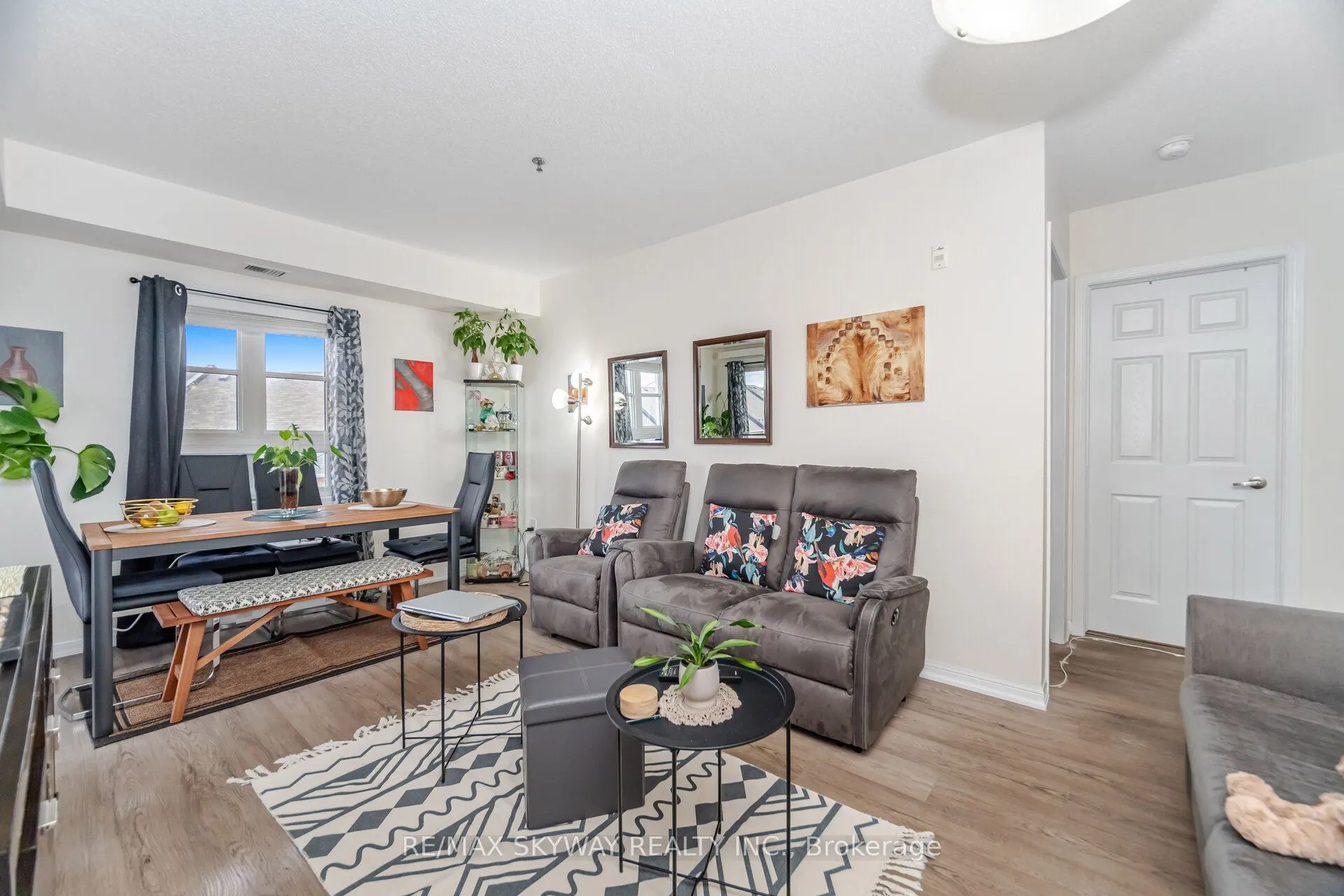 60 Baycliffe Crescent