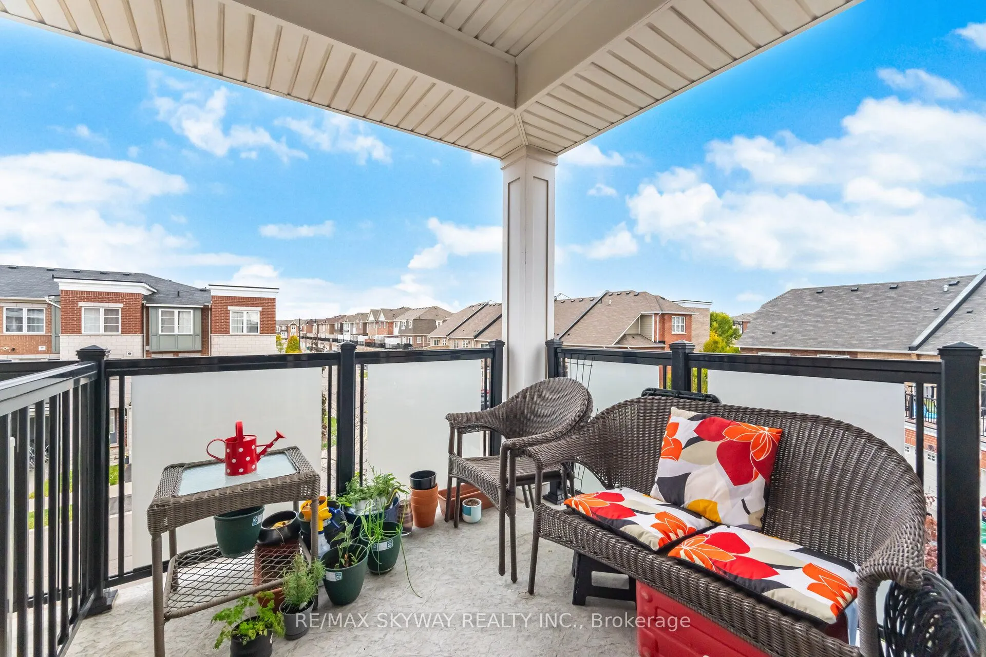 60 Baycliffe Crescent