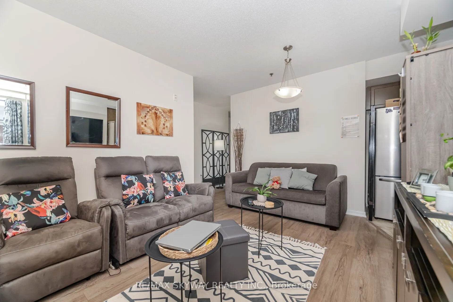 60 Baycliffe Crescent