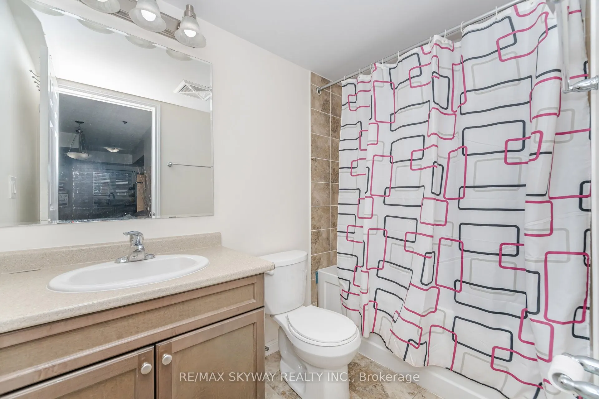 60 Baycliffe Crescent