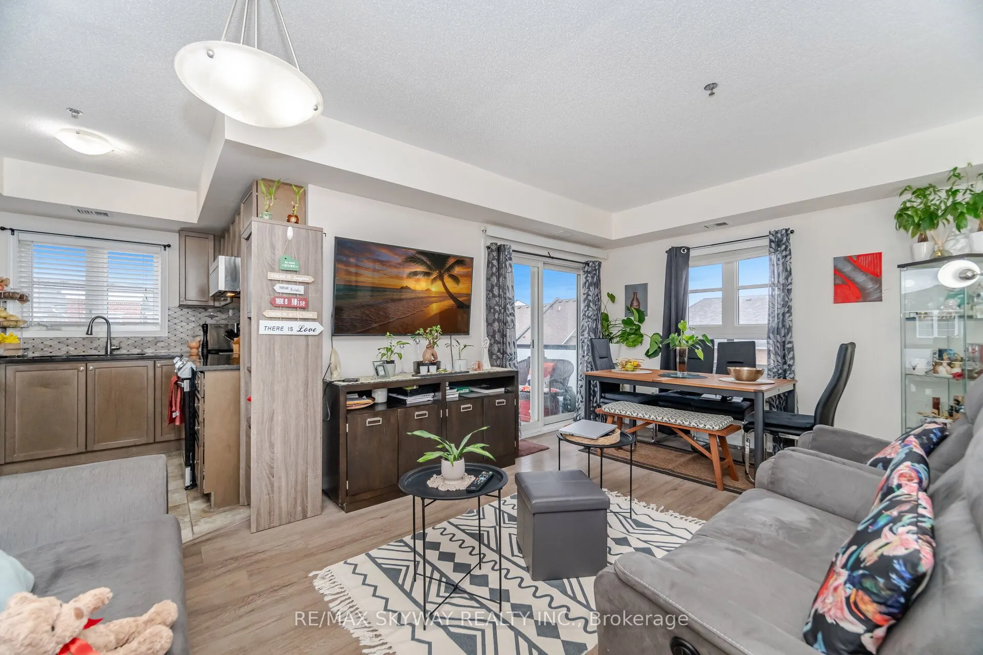 60 Baycliffe Crescent