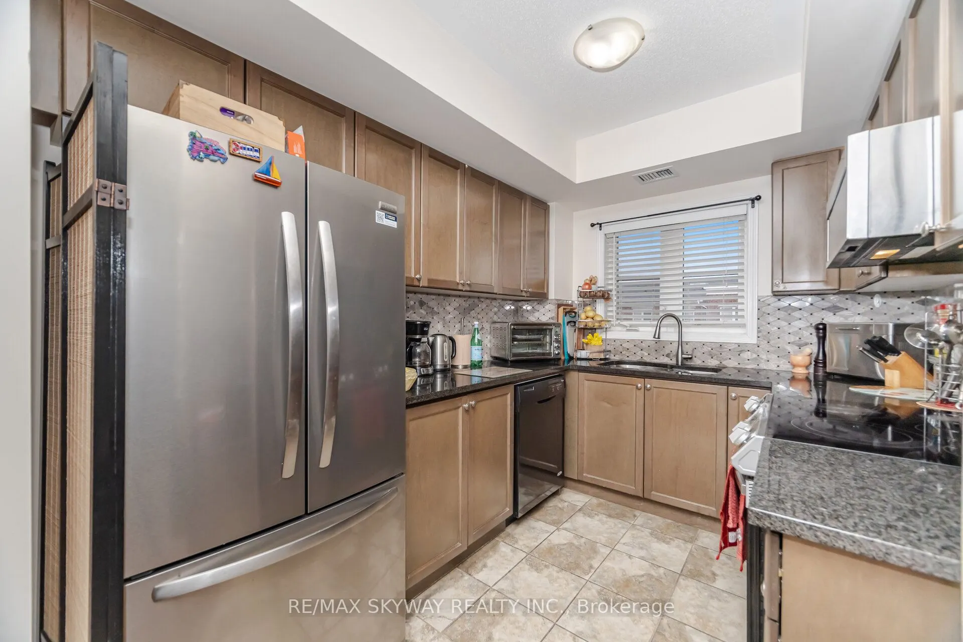 60 Baycliffe Crescent