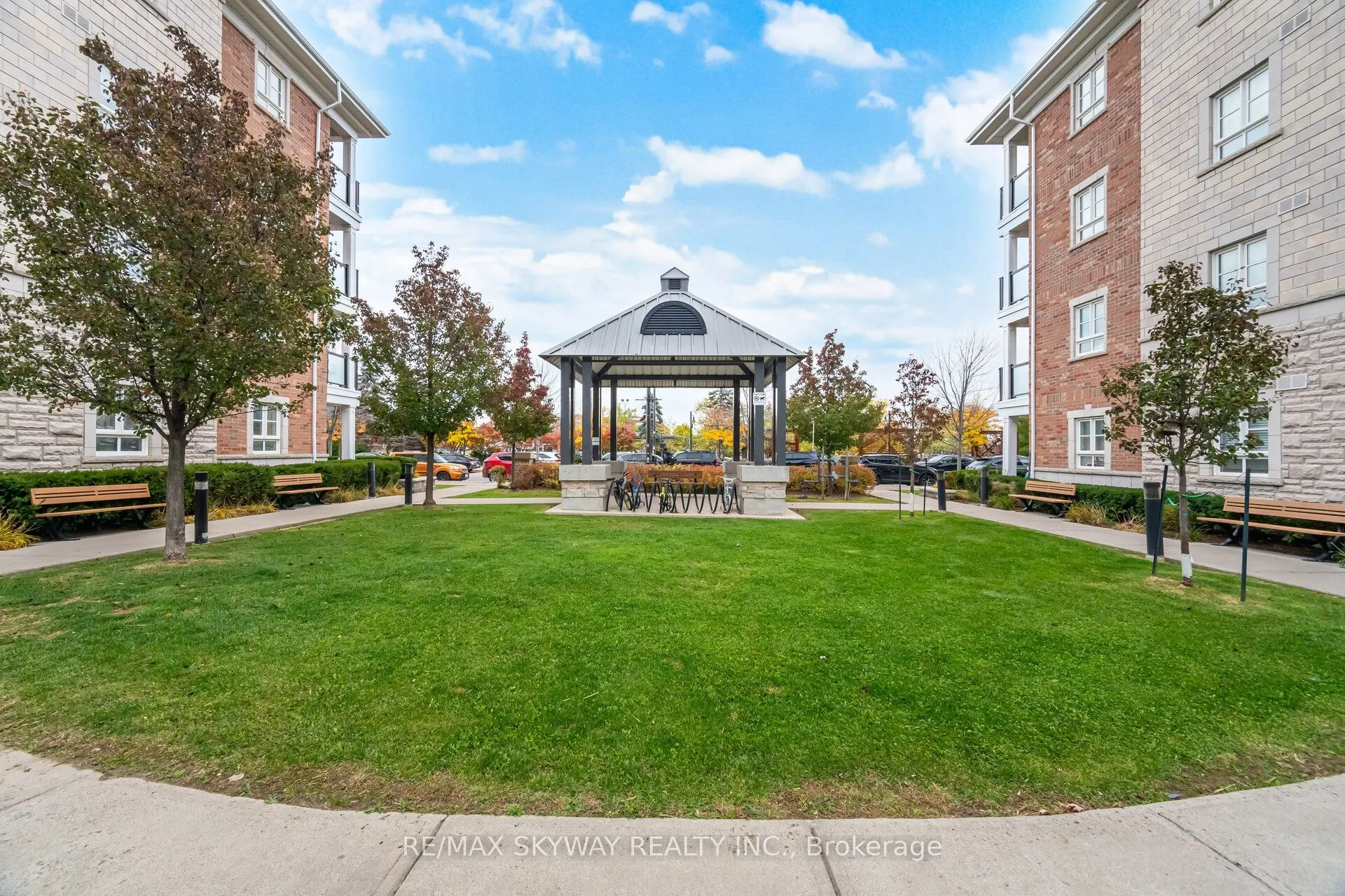 60 Baycliffe Crescent