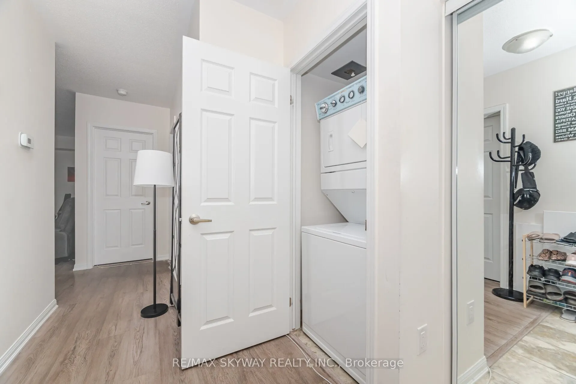 60 Baycliffe Crescent