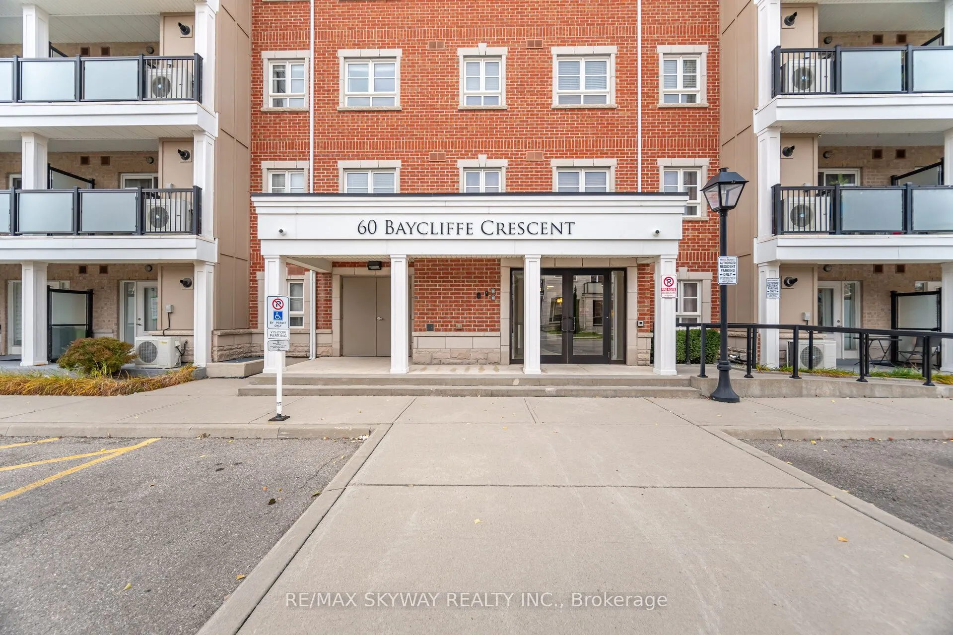 60 Baycliffe Crescent