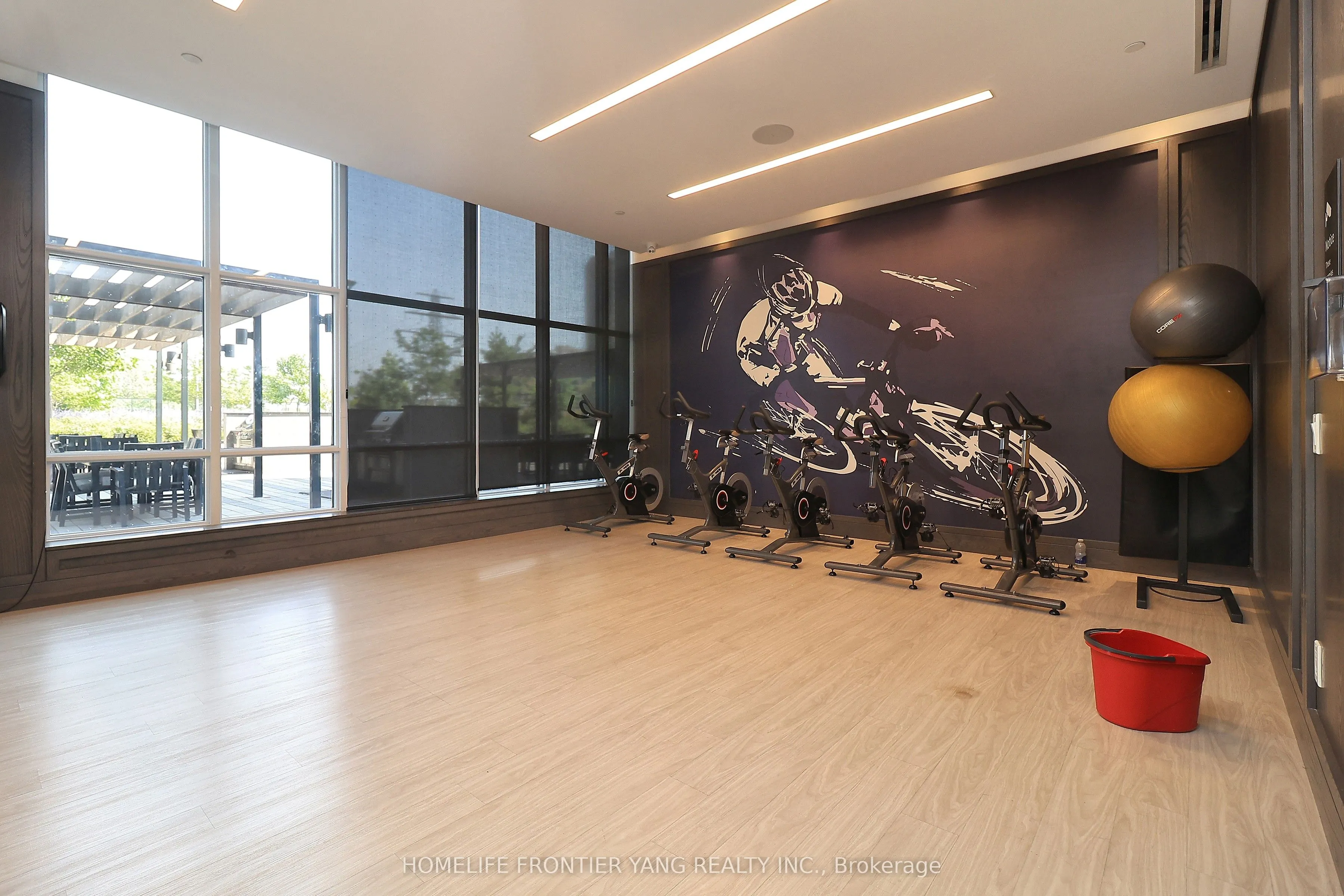 7 Mabelle Avenue, #501