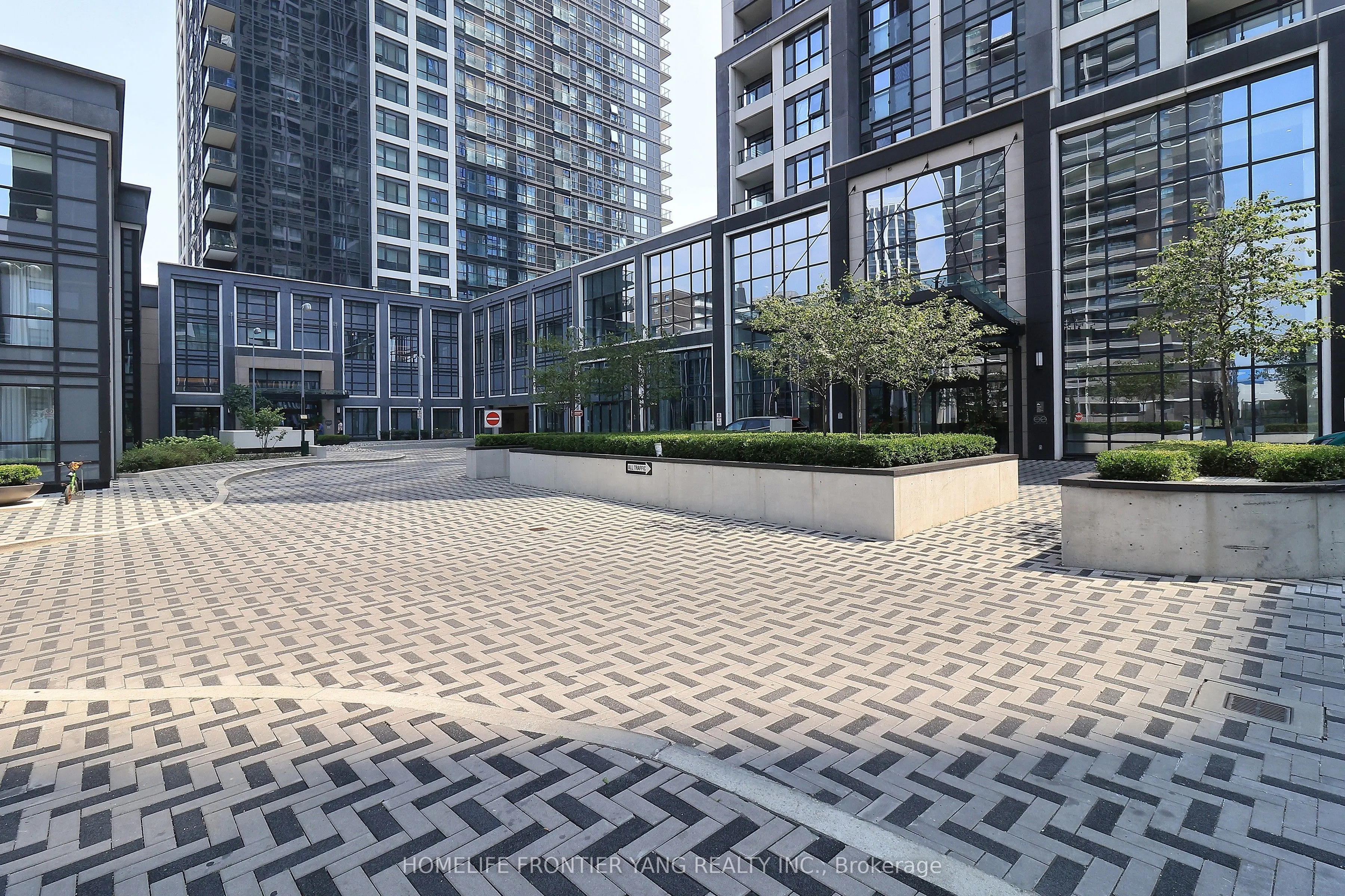 7 Mabelle Avenue, #501