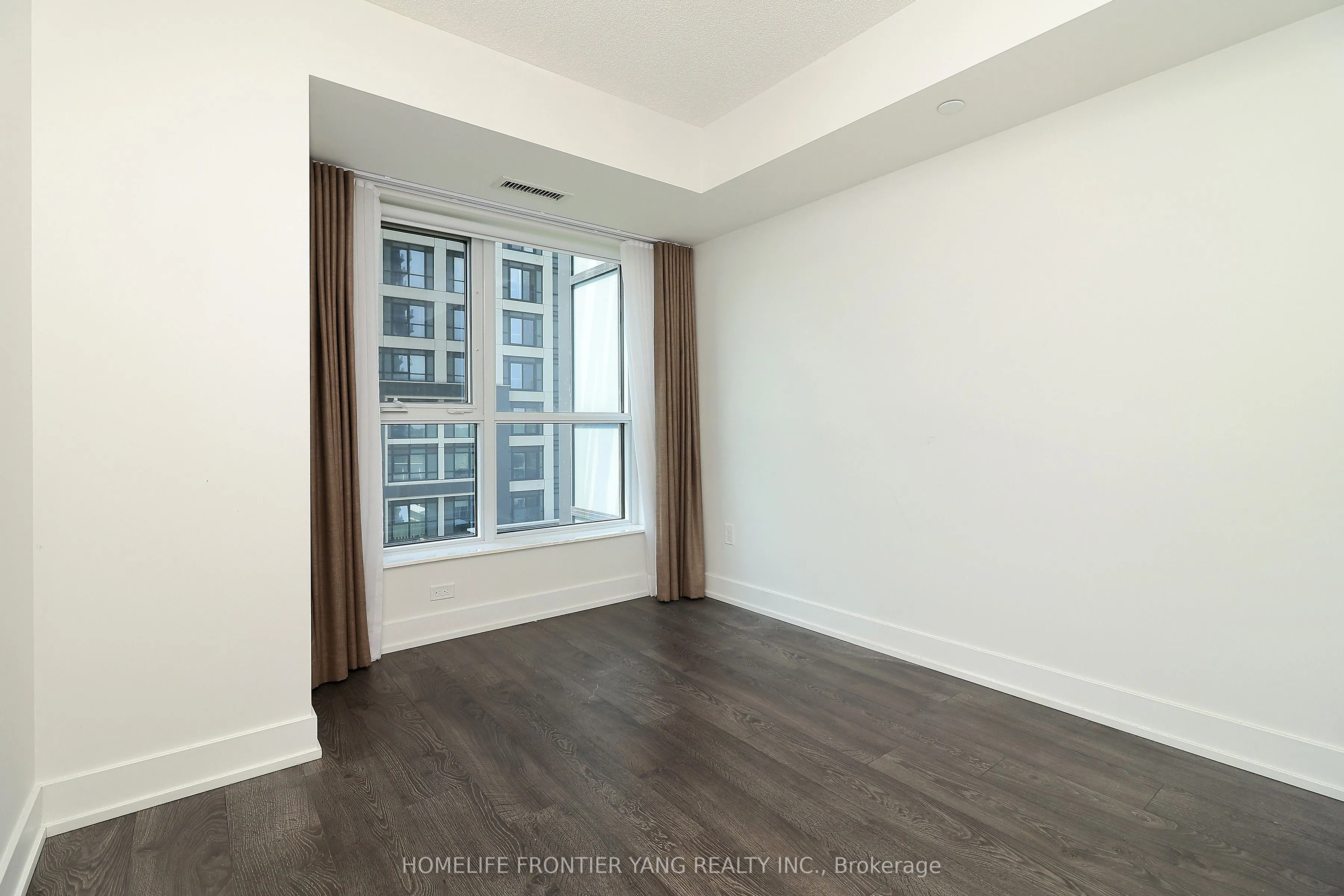 7 Mabelle Avenue, #501