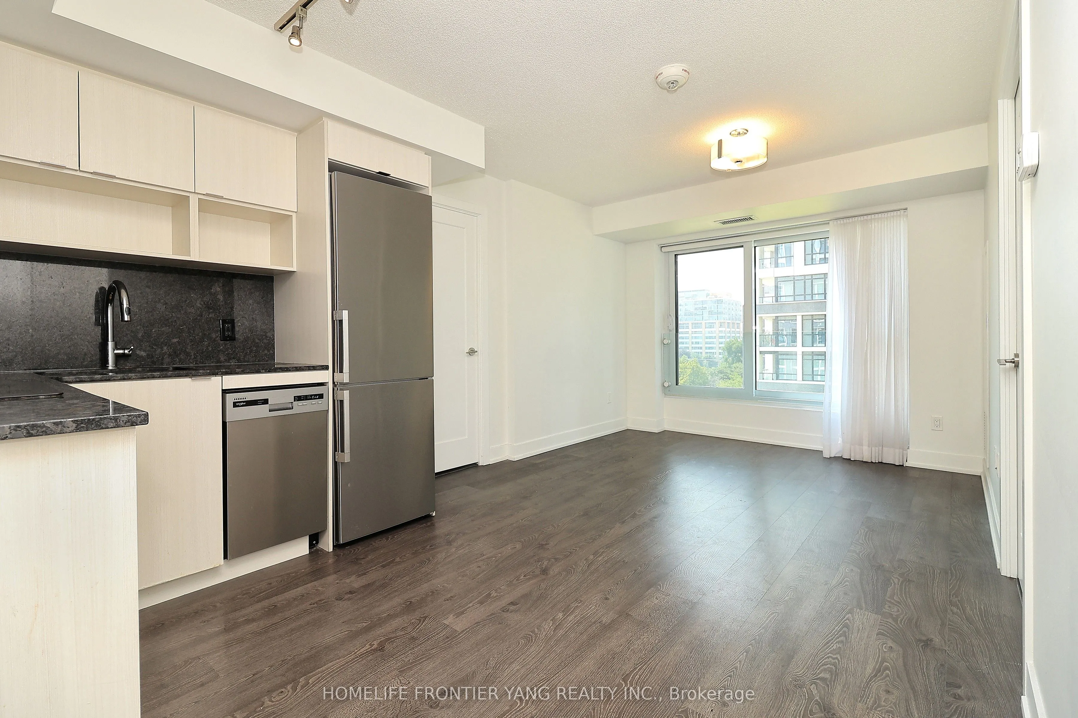 7 Mabelle Avenue, #501