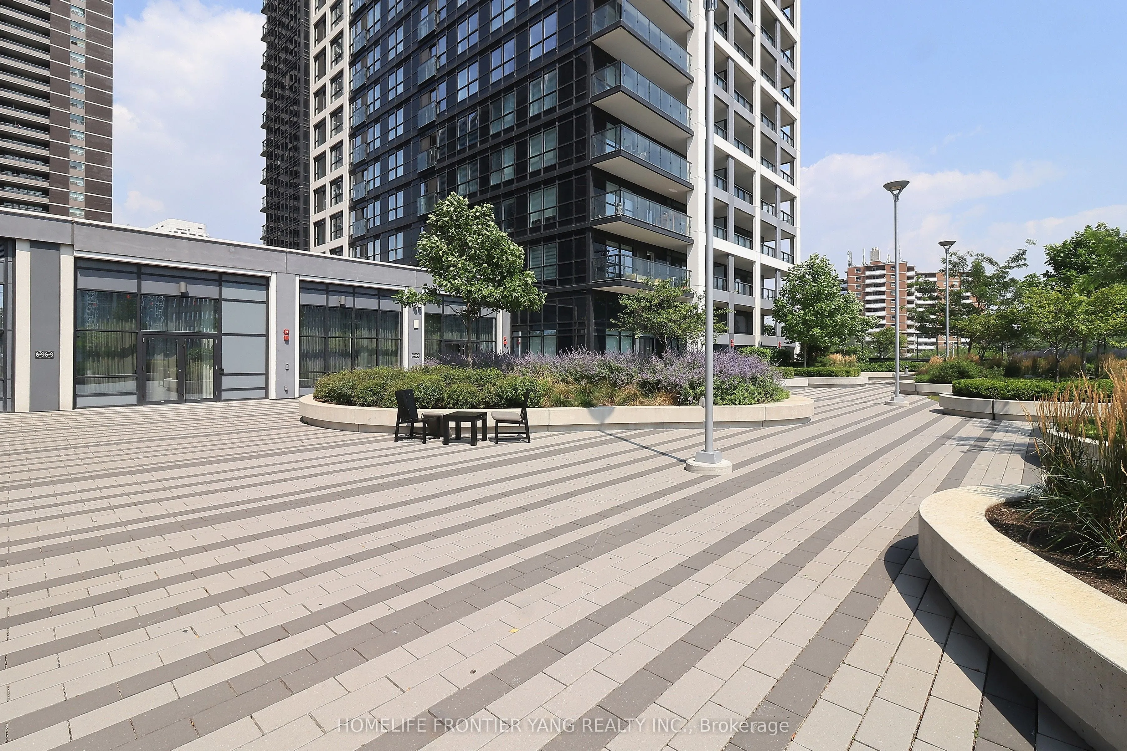 7 Mabelle Avenue, #501