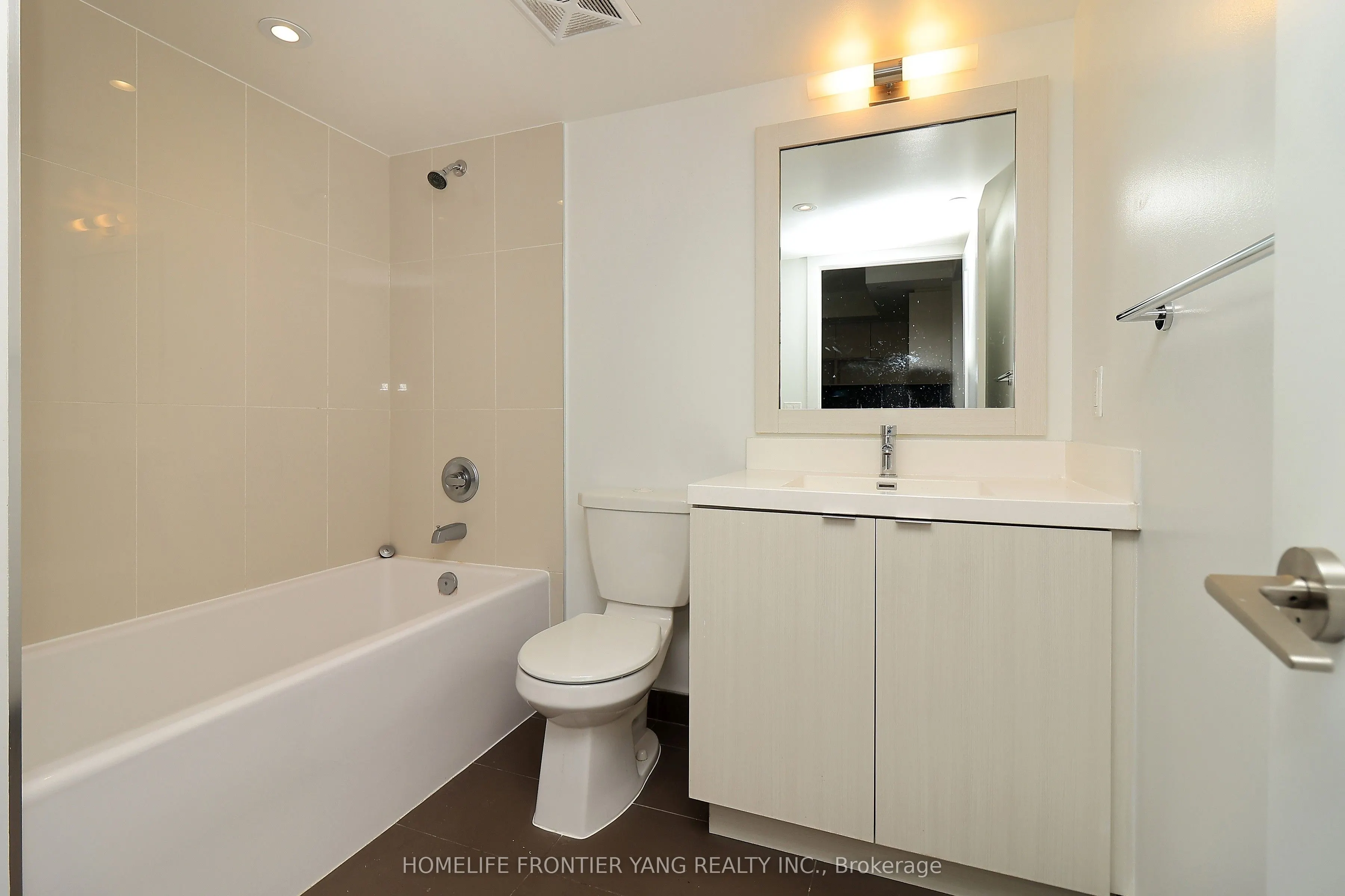 7 Mabelle Avenue, #501