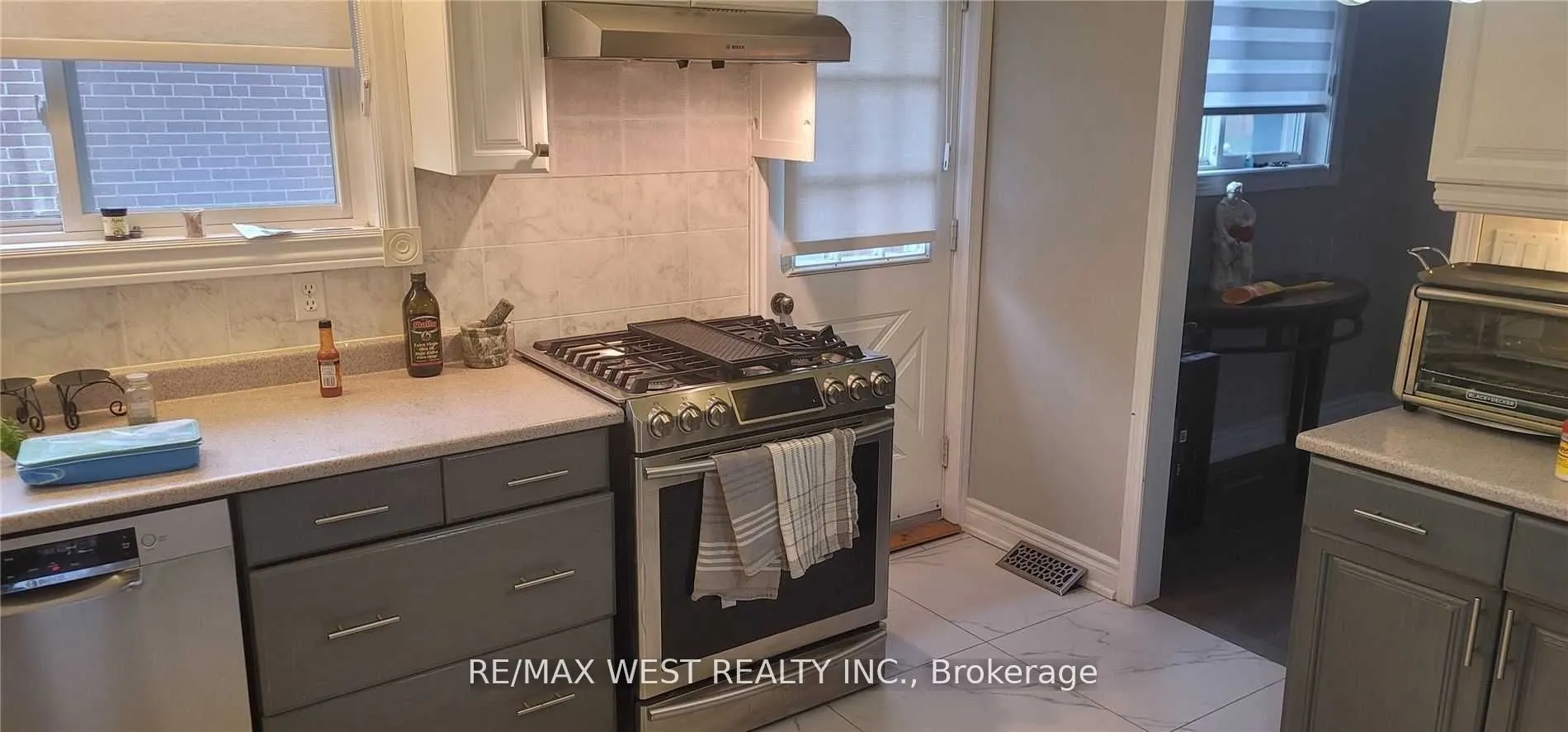 51 Monterrey Drive, #Upper