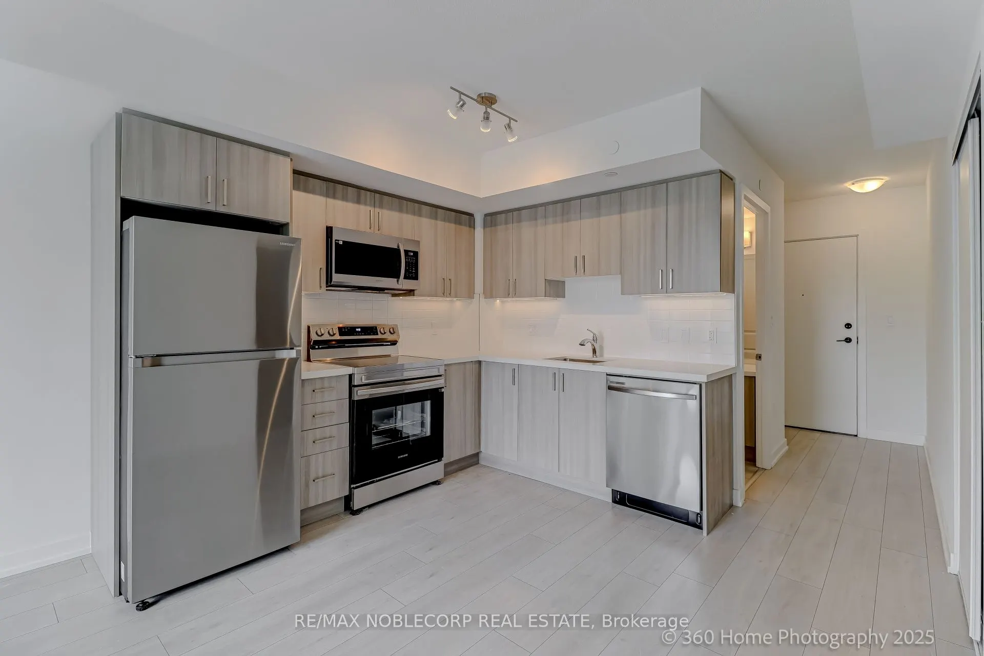 556 Marlee Avenue, #508